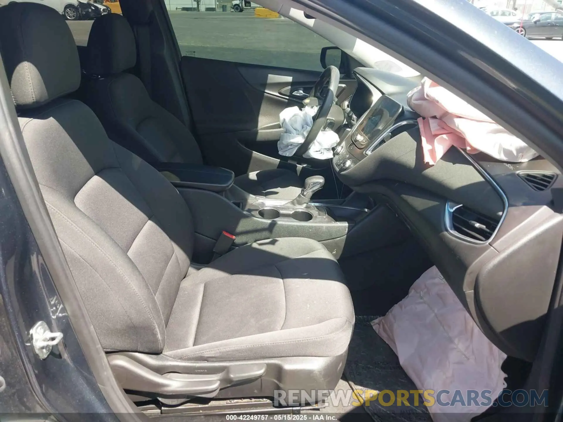 5 Photograph of a damaged car 1G1ZD5ST4MF006718 CHEVROLET MALIBU 2021