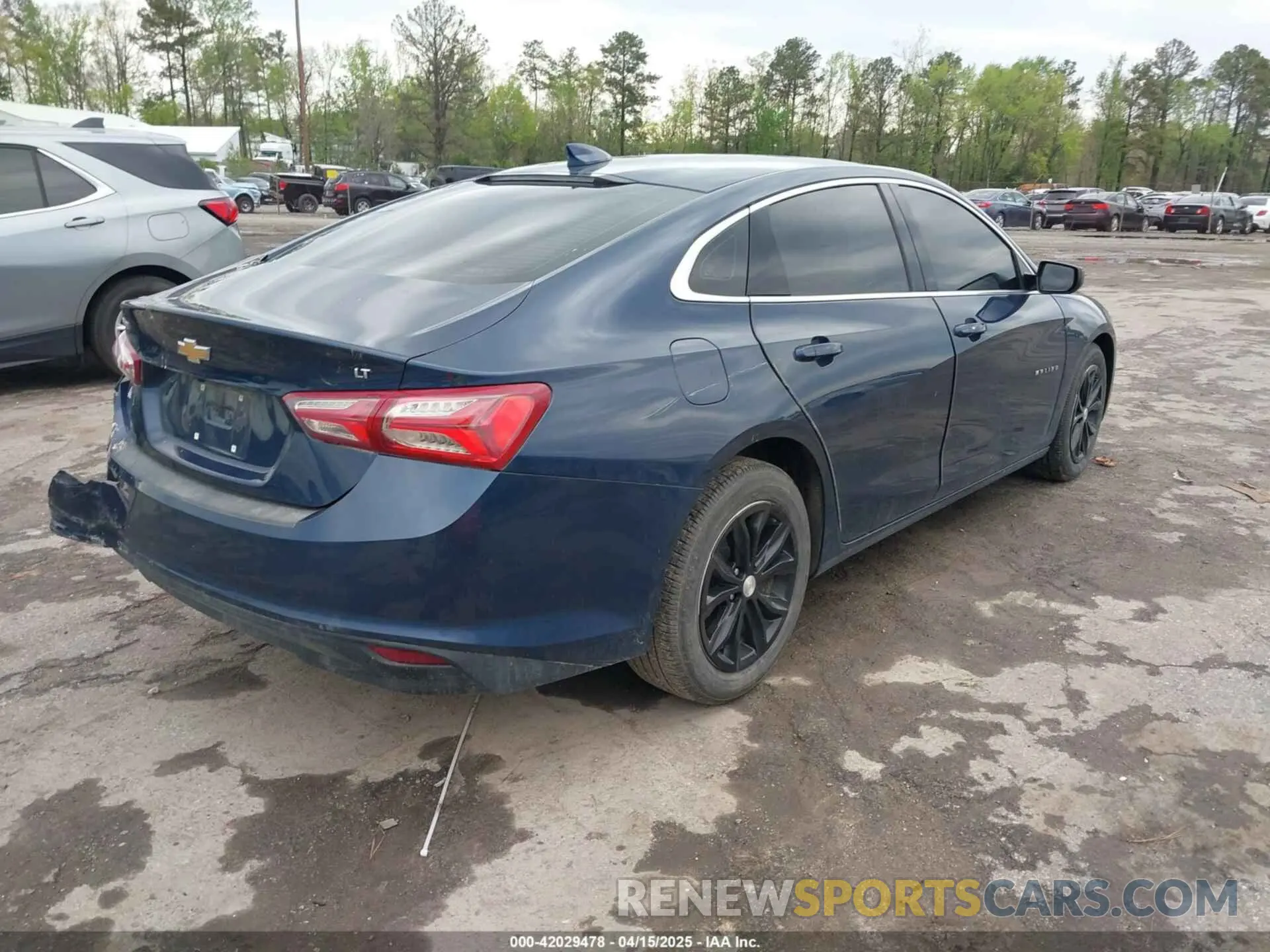 4 Photograph of a damaged car 1G1ZD5ST4MF018366 CHEVROLET MALIBU 2021