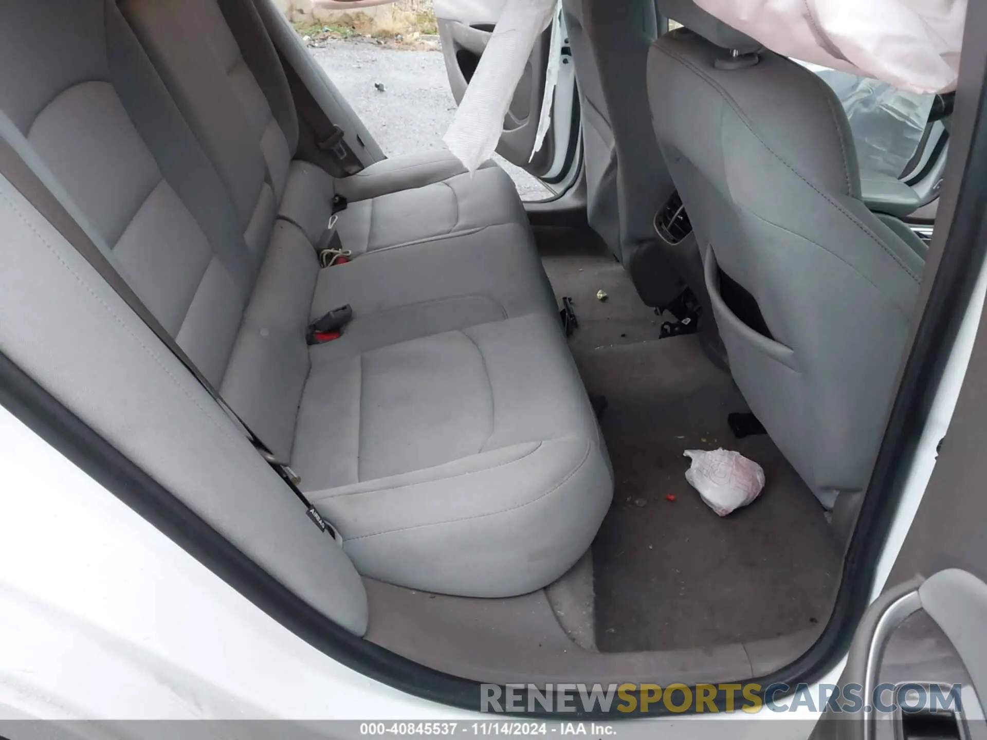 8 Photograph of a damaged car 1G1ZD5ST4MF047673 CHEVROLET MALIBU 2021