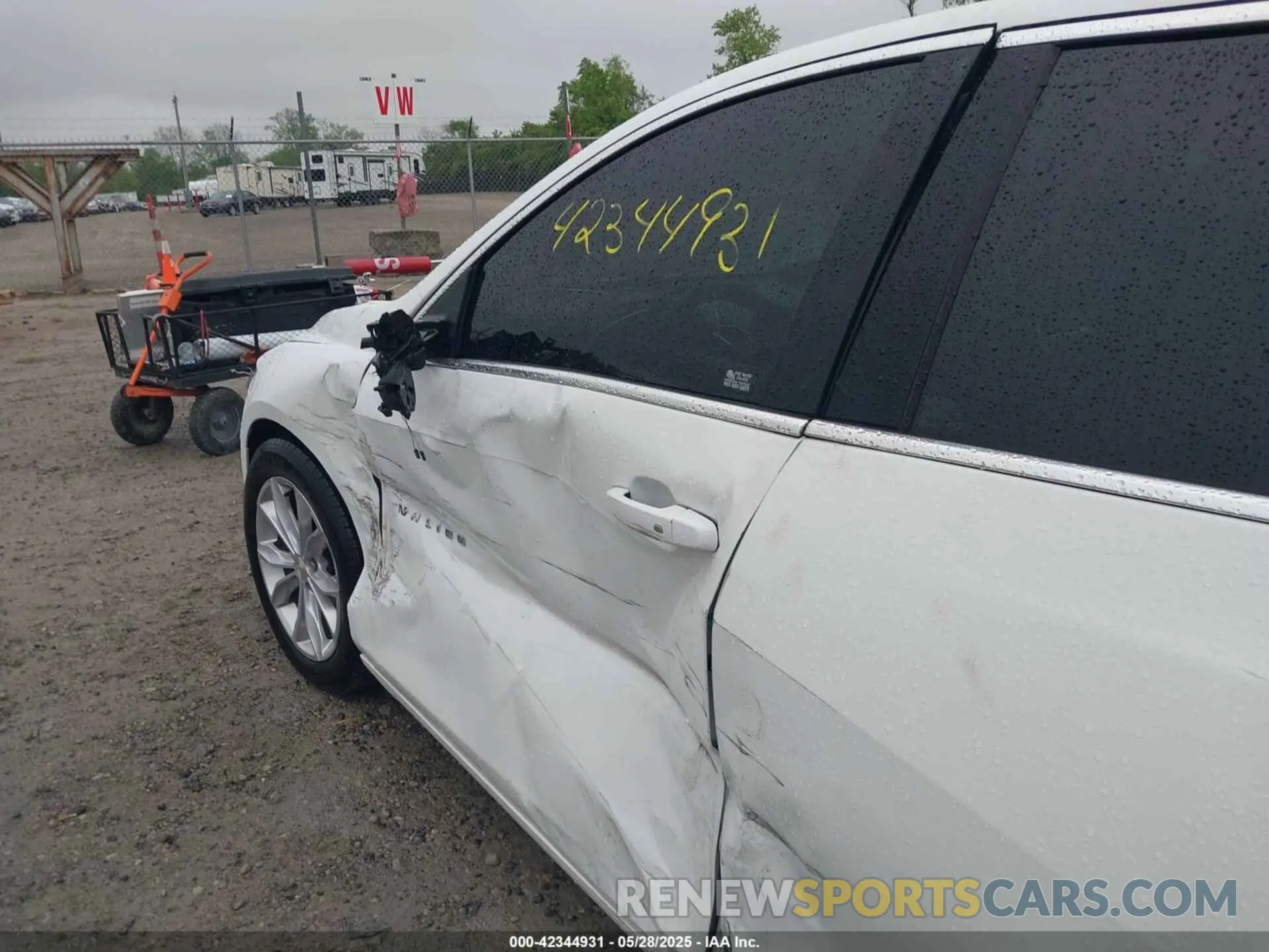17 Photograph of a damaged car 1G1ZD5ST4MF056311 CHEVROLET MALIBU 2021