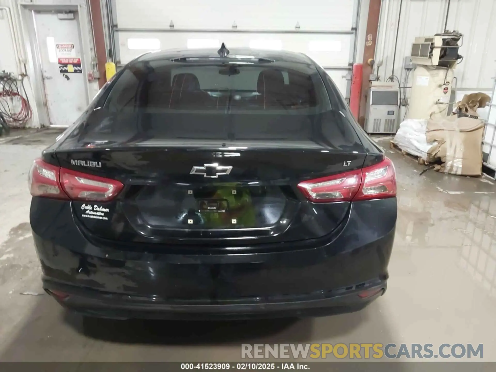 17 Photograph of a damaged car 1G1ZD5ST4MF060570 CHEVROLET MALIBU 2021