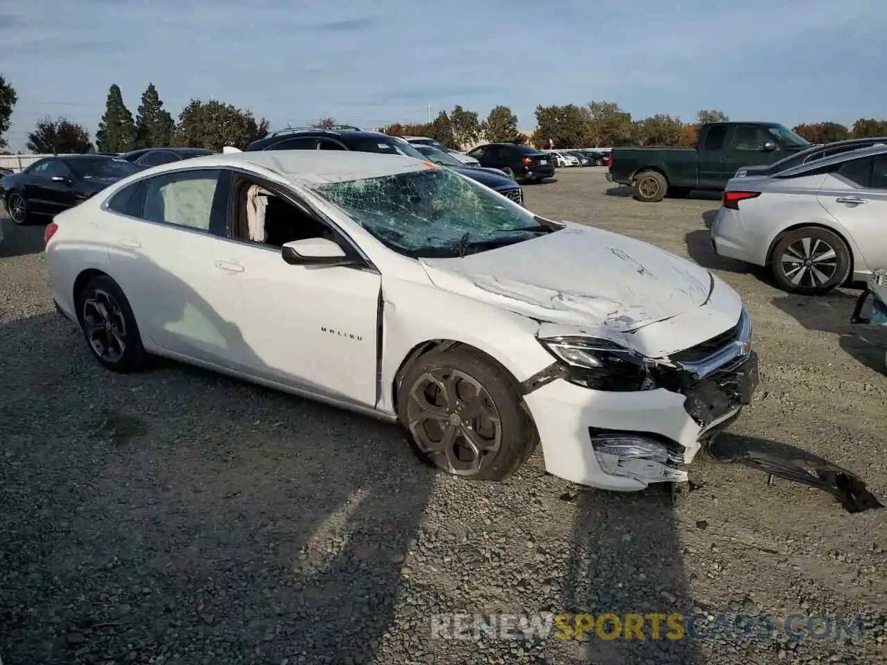 4 Photograph of a damaged car 1G1ZD5ST4MF068040 CHEVROLET MALIBU 2021