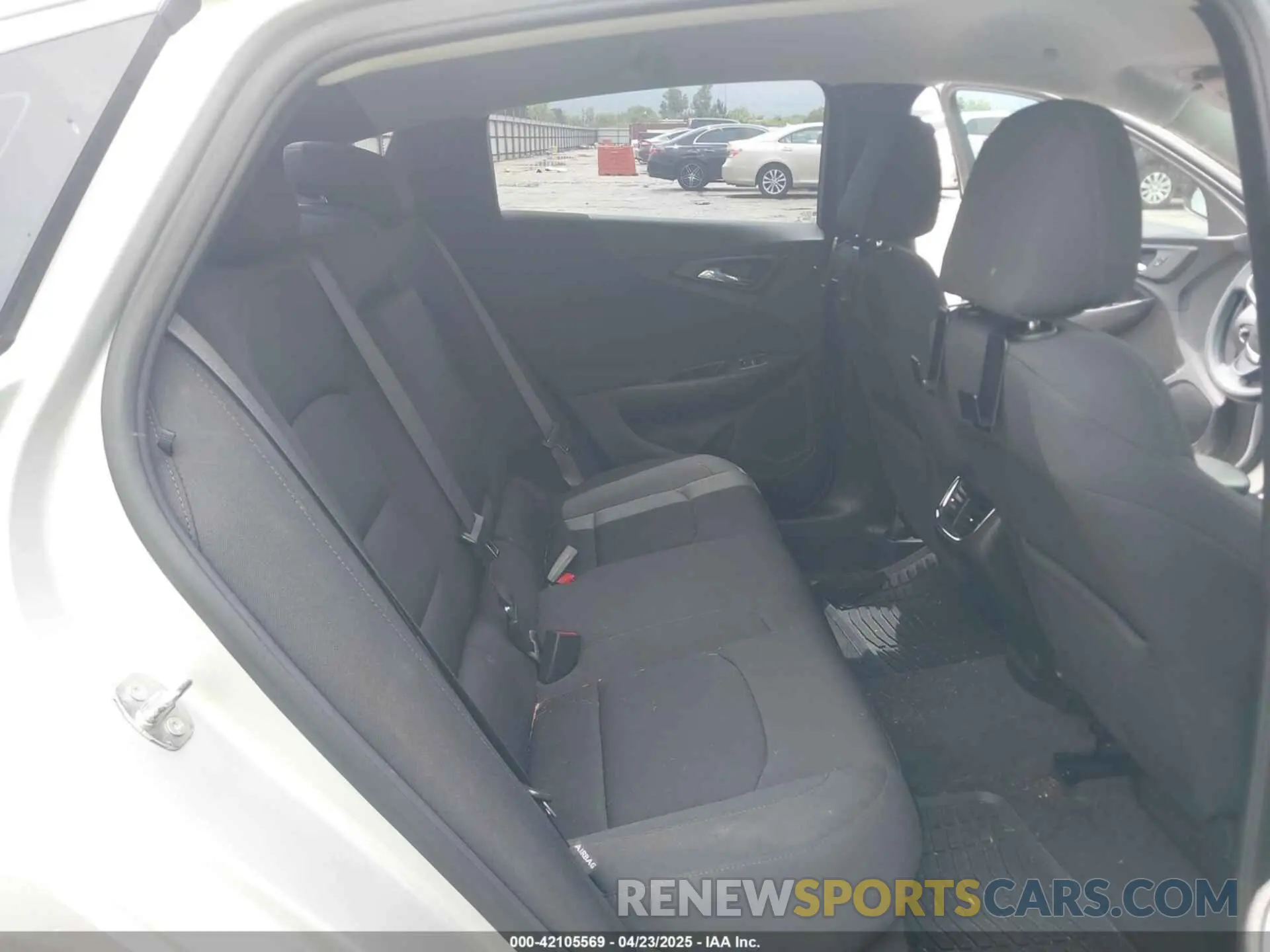 8 Photograph of a damaged car 1G1ZD5ST4MF076719 CHEVROLET MALIBU 2021