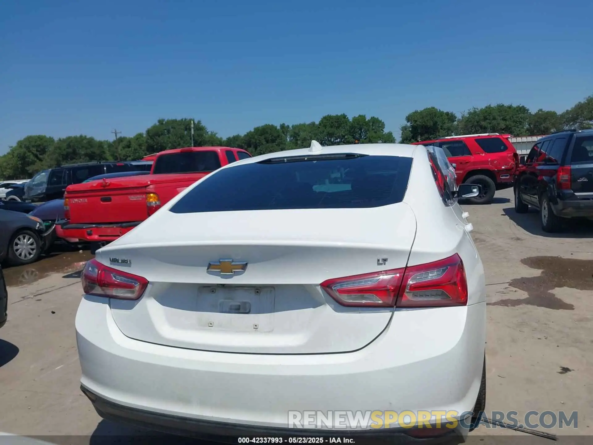 16 Photograph of a damaged car 1G1ZD5ST5MF002290 CHEVROLET MALIBU 2021