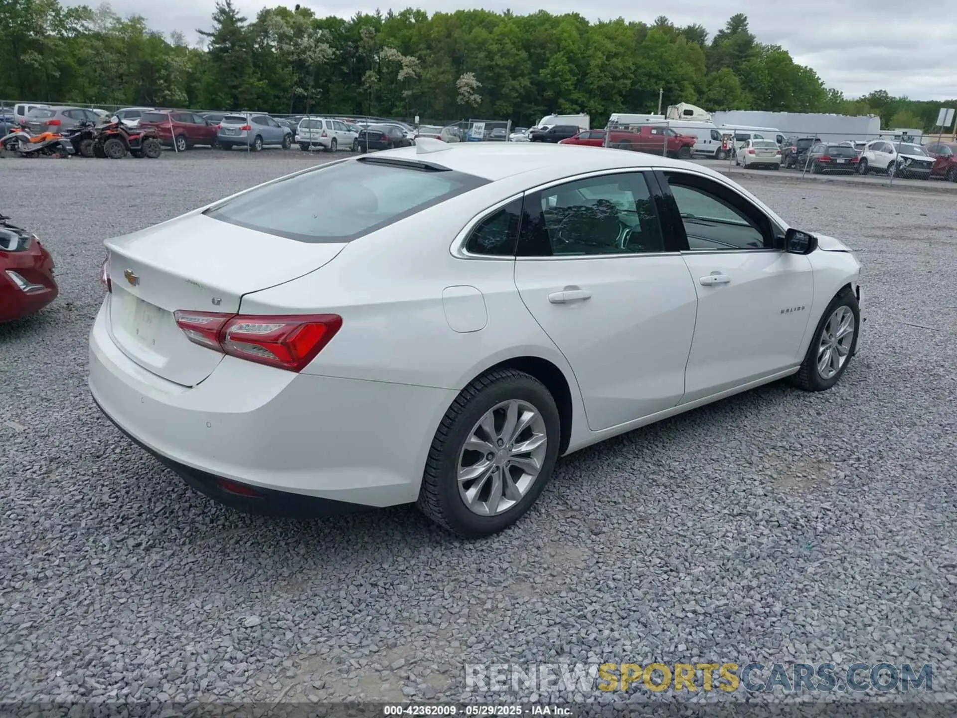 4 Photograph of a damaged car 1G1ZD5ST5MF013015 CHEVROLET MALIBU 2021