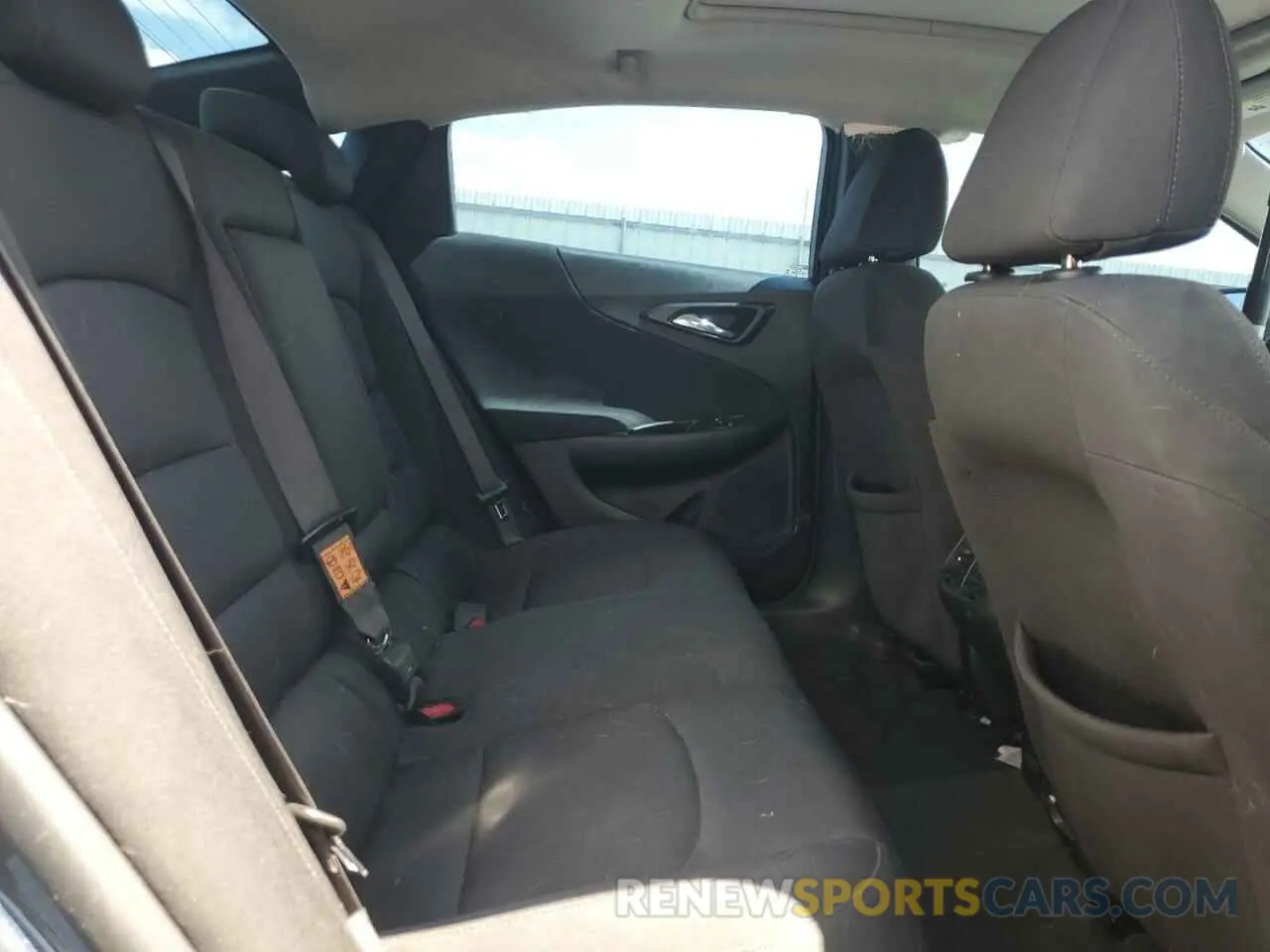 10 Photograph of a damaged car 1G1ZD5ST5MF015993 CHEVROLET MALIBU 2021