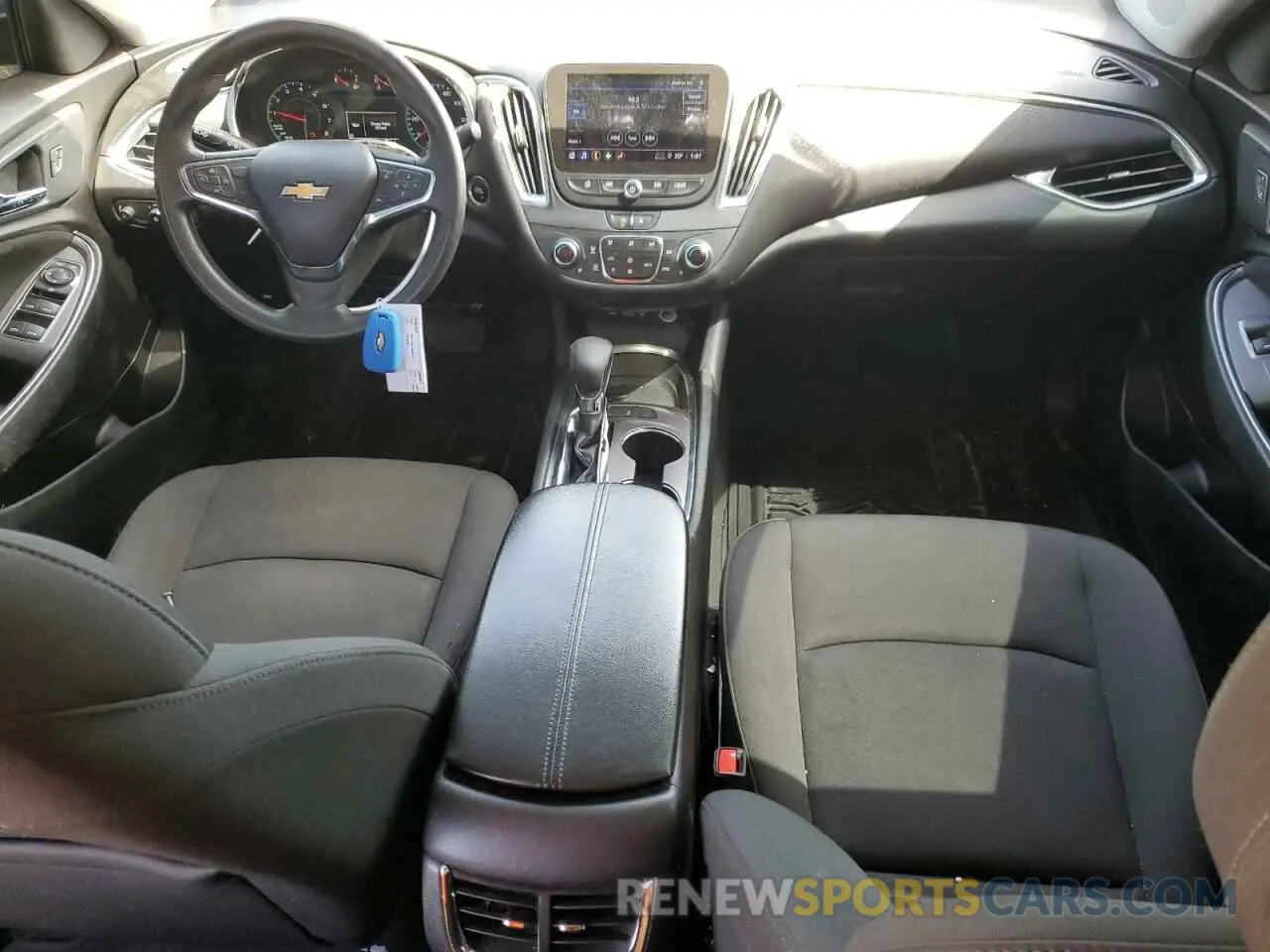 8 Photograph of a damaged car 1G1ZD5ST5MF028761 CHEVROLET MALIBU 2021