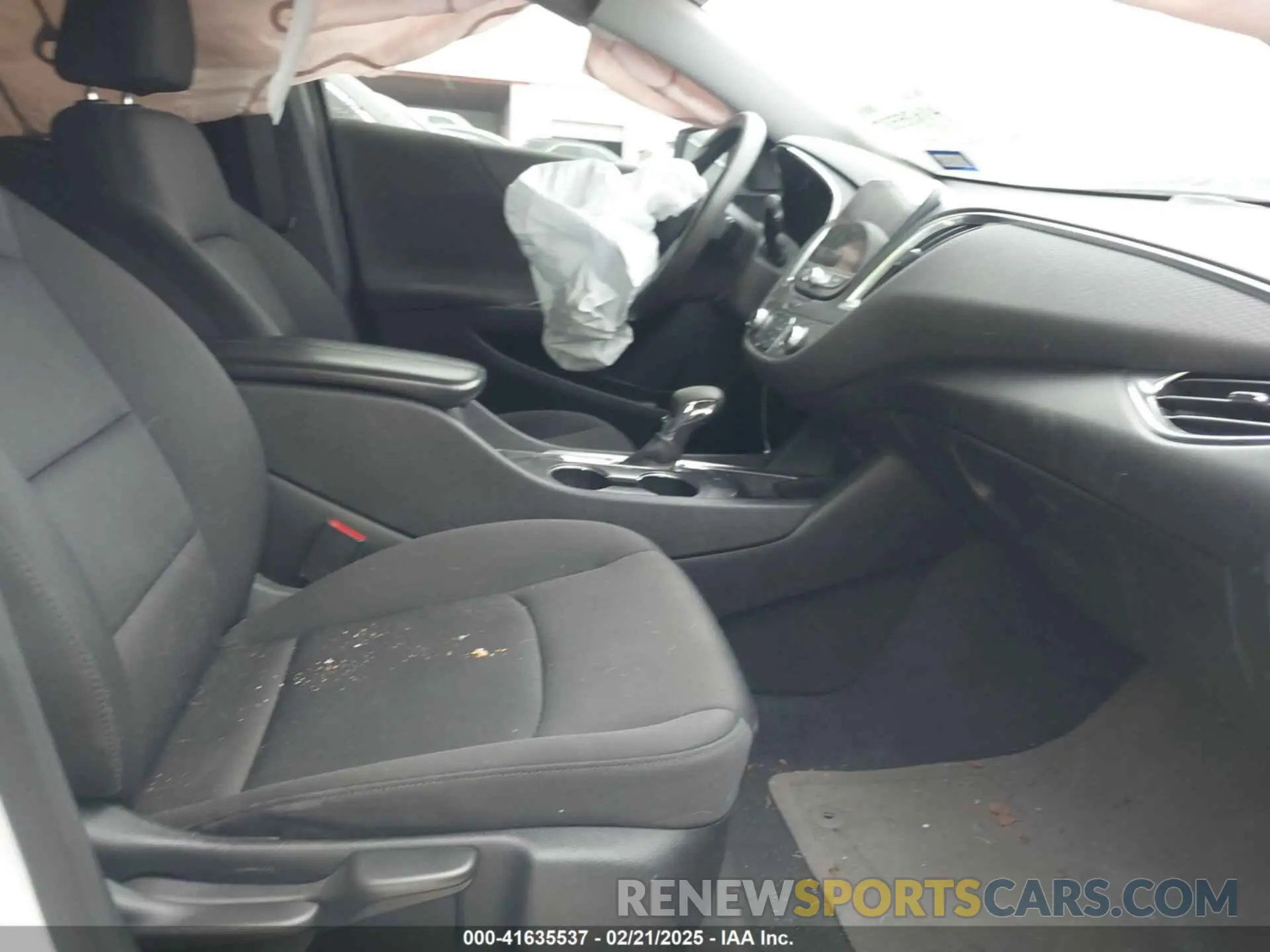 5 Photograph of a damaged car 1G1ZD5ST5MF045933 CHEVROLET MALIBU 2021