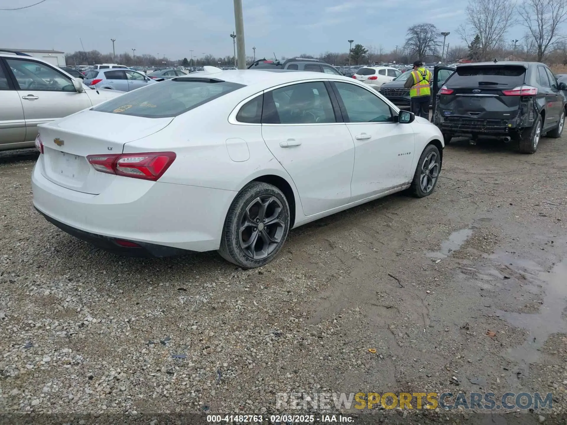 4 Photograph of a damaged car 1G1ZD5ST5MF050954 CHEVROLET MALIBU 2021