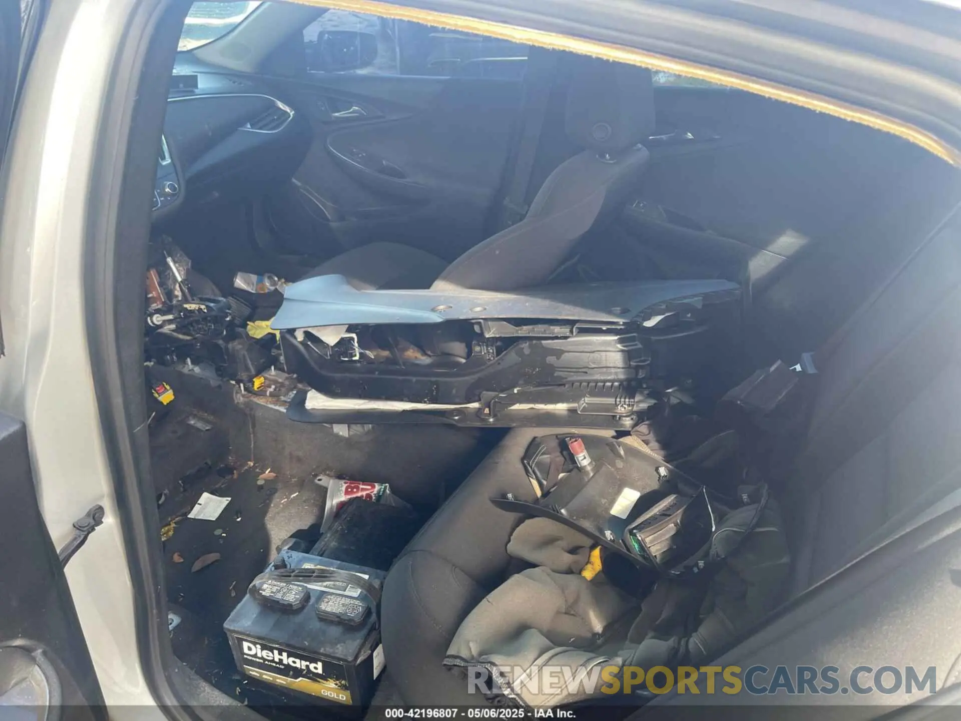 8 Photograph of a damaged car 1G1ZD5ST5MF062652 CHEVROLET MALIBU 2021