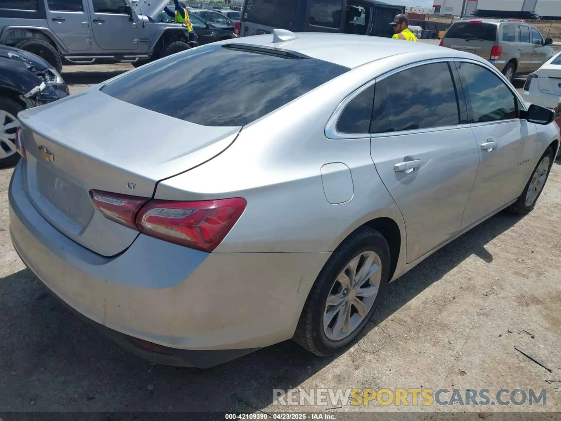 4 Photograph of a damaged car 1G1ZD5ST5MF066796 CHEVROLET MALIBU 2021