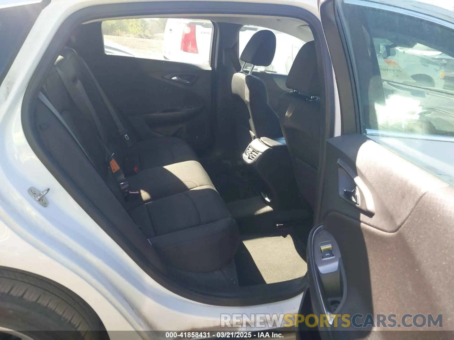 8 Photograph of a damaged car 1G1ZD5ST5MF071268 CHEVROLET MALIBU 2021