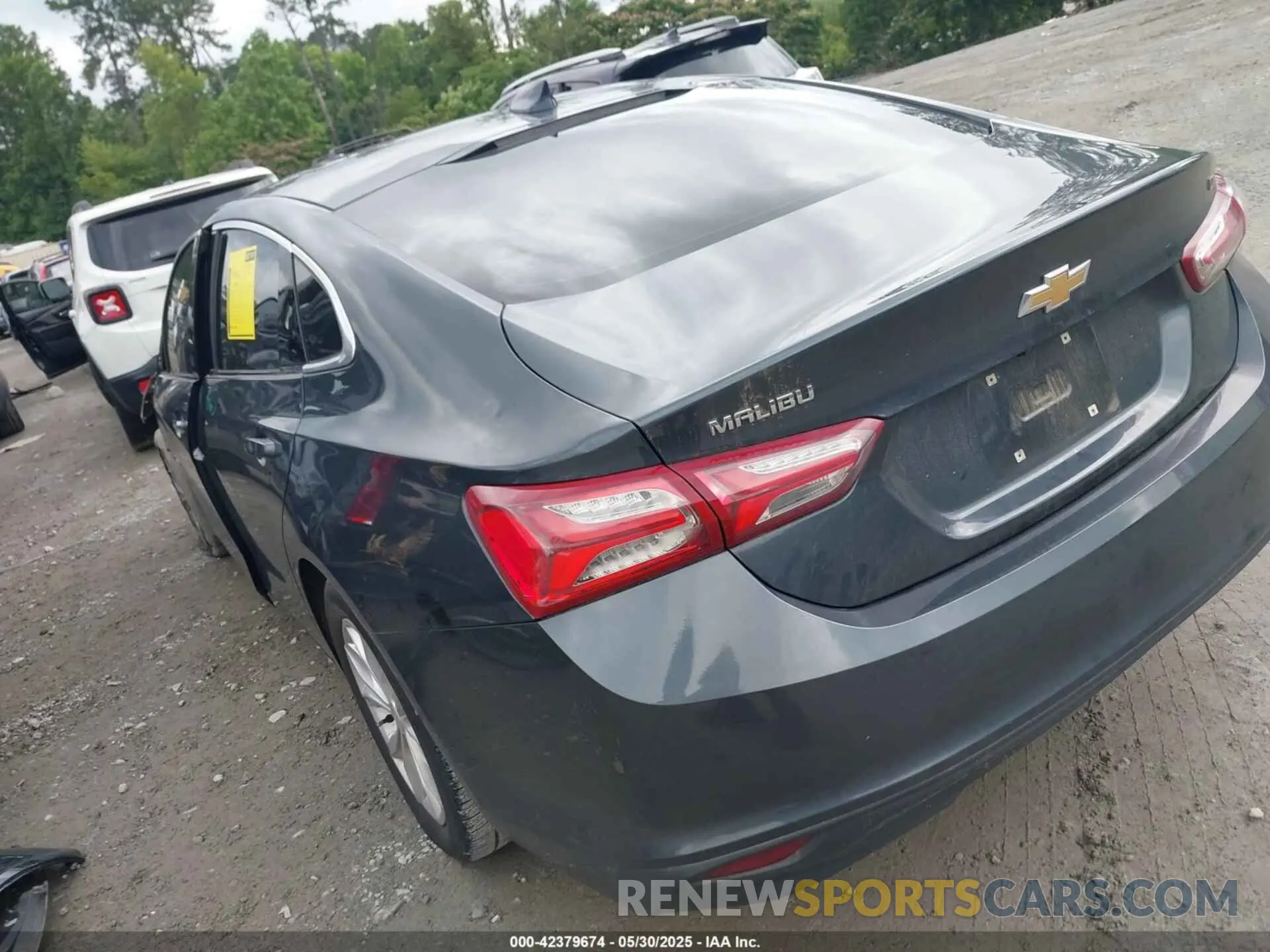 3 Photograph of a damaged car 1G1ZD5ST6MF063258 CHEVROLET MALIBU 2021