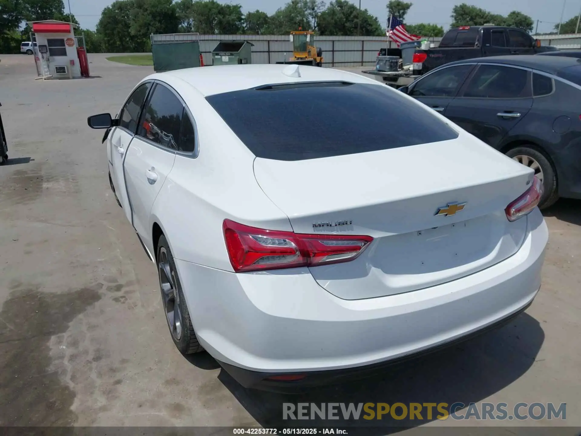 3 Photograph of a damaged car 1G1ZD5ST6MF077774 CHEVROLET MALIBU 2021
