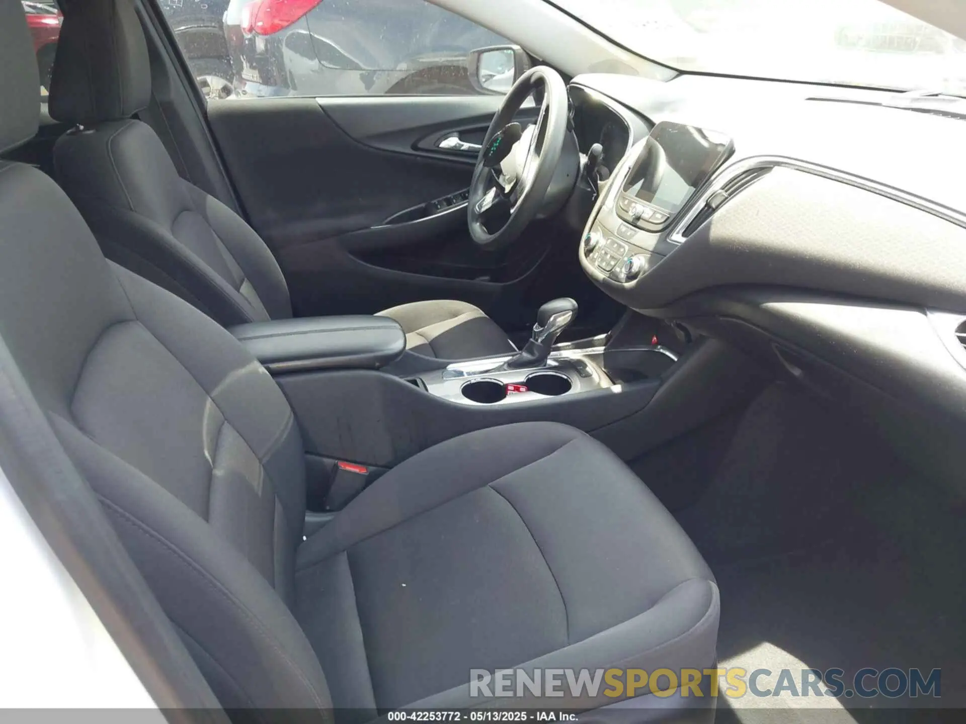 5 Photograph of a damaged car 1G1ZD5ST6MF077774 CHEVROLET MALIBU 2021