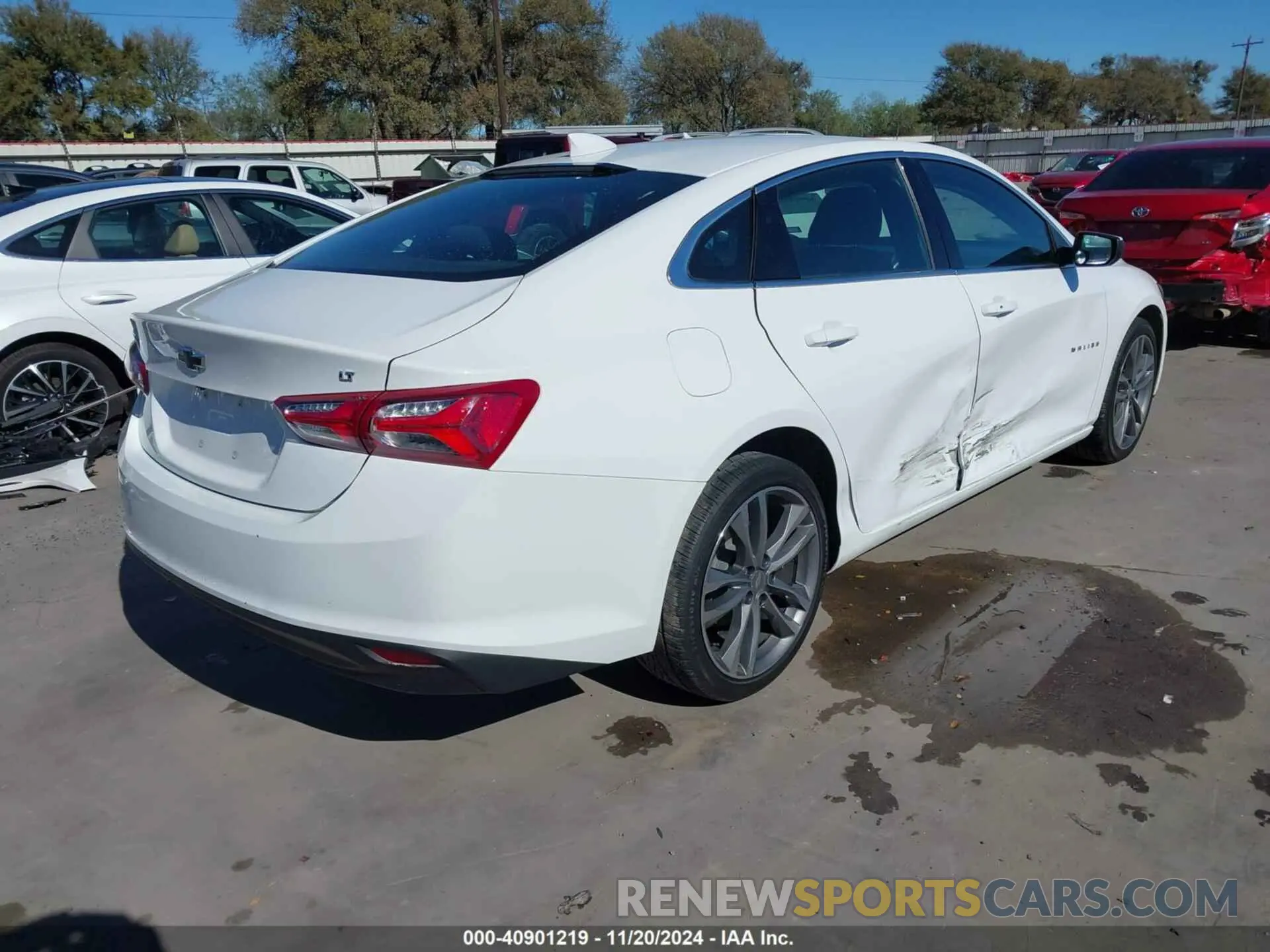 4 Photograph of a damaged car 1G1ZD5ST7MF003098 CHEVROLET MALIBU 2021