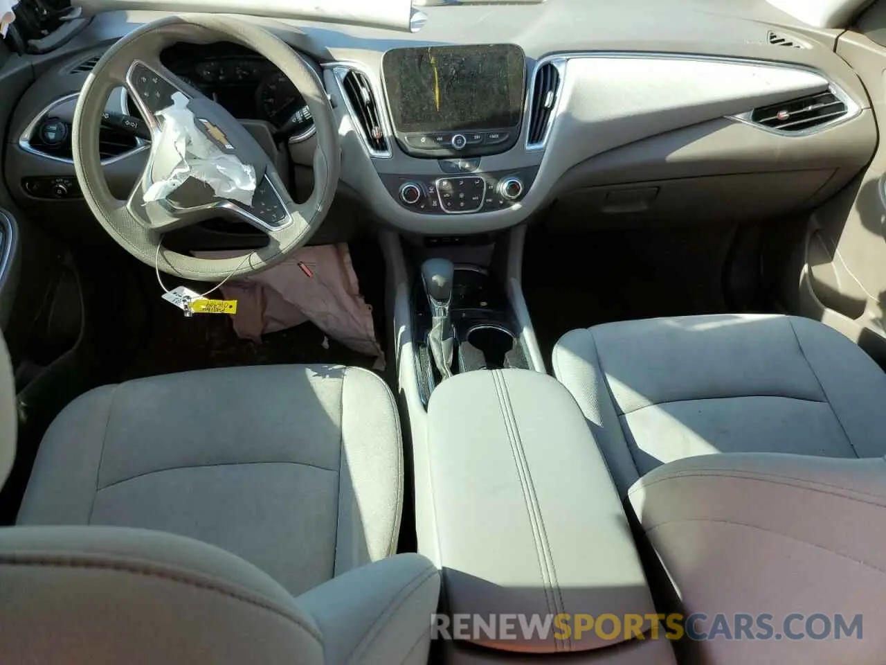 8 Photograph of a damaged car 1G1ZD5ST7MF016904 CHEVROLET MALIBU 2021