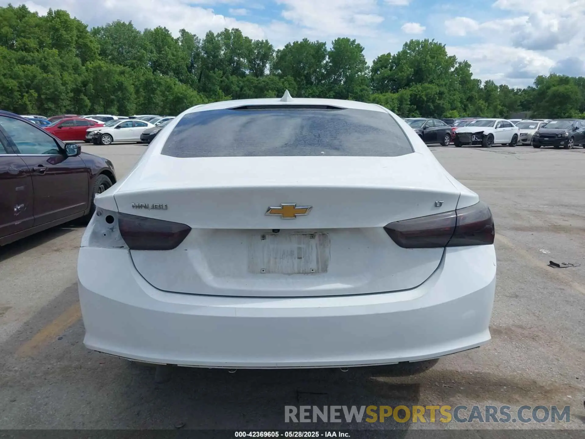 17 Photograph of a damaged car 1G1ZD5ST7MF026137 CHEVROLET MALIBU 2021