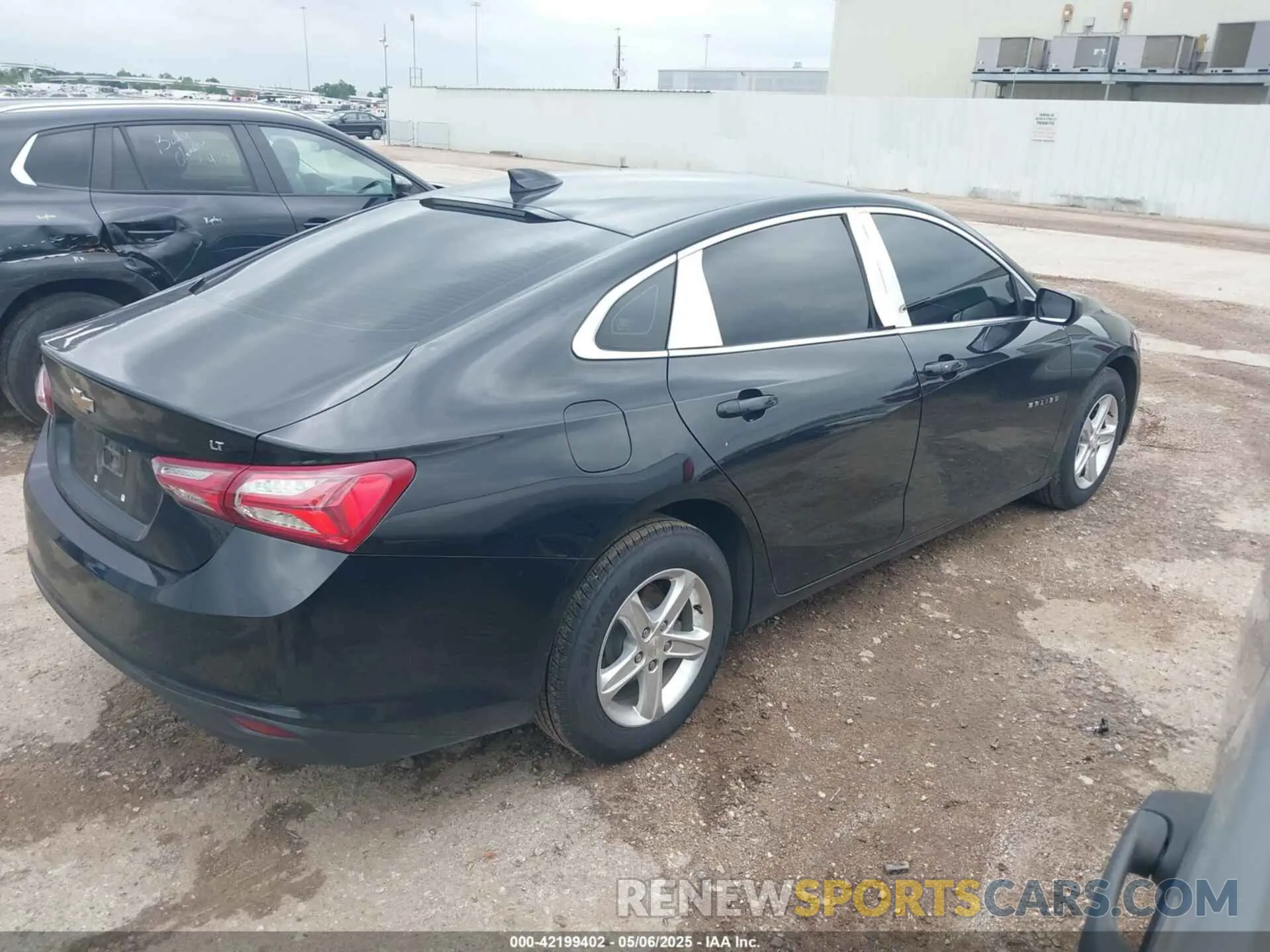 4 Photograph of a damaged car 1G1ZD5ST8MF004762 CHEVROLET MALIBU 2021