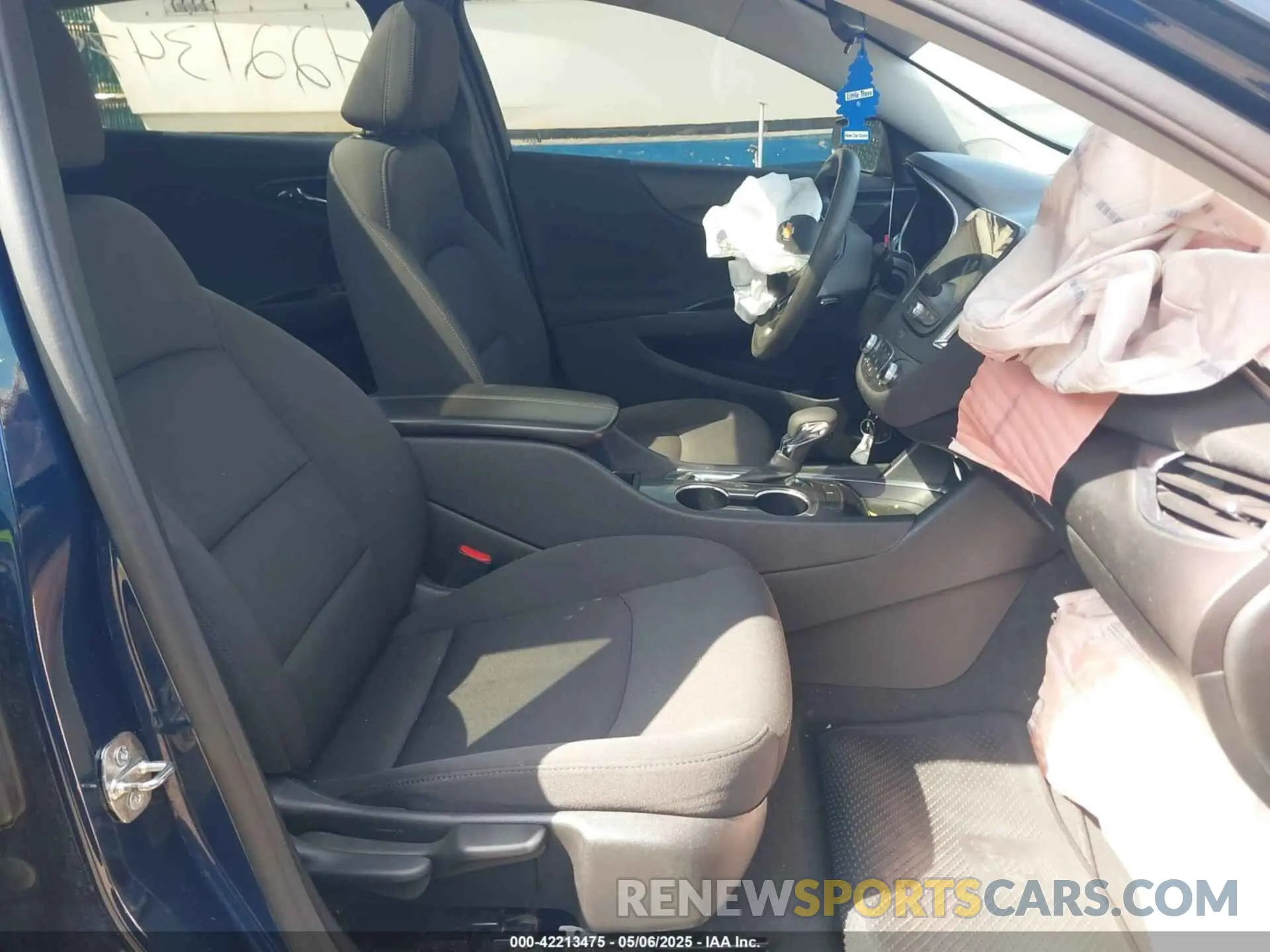 5 Photograph of a damaged car 1G1ZD5ST8MF005720 CHEVROLET MALIBU 2021