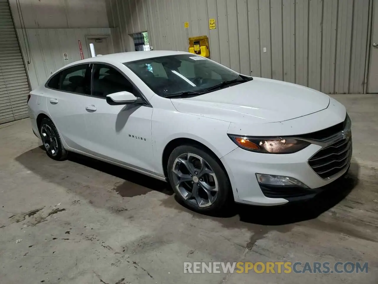 4 Photograph of a damaged car 1G1ZD5ST8MF020816 CHEVROLET MALIBU 2021