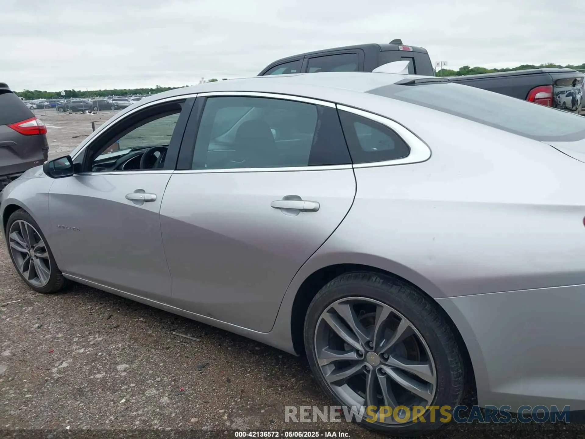 14 Photograph of a damaged car 1G1ZD5ST8MF054528 CHEVROLET MALIBU 2021