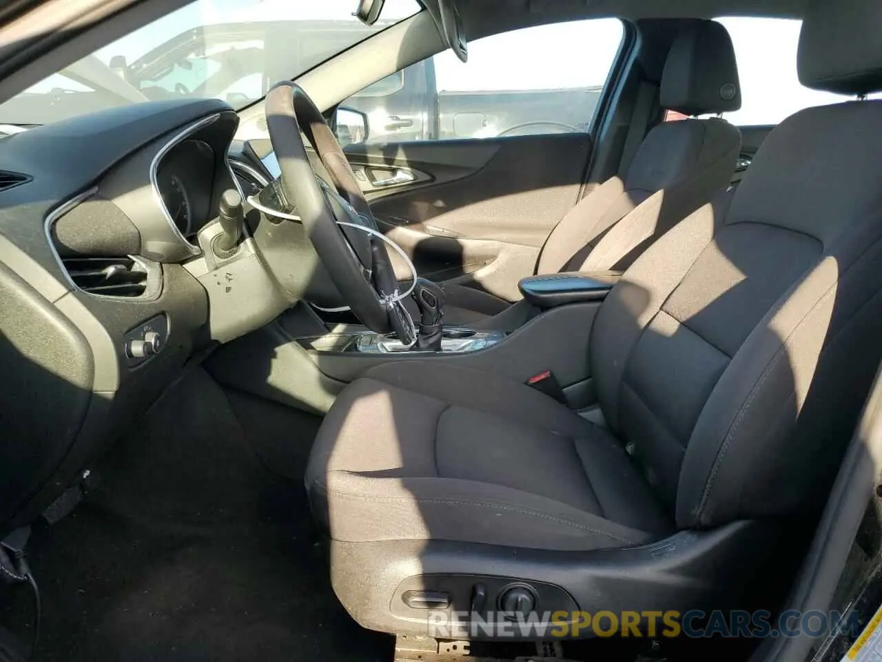 9 Photograph of a damaged car 1G1ZD5ST9MF002938 CHEVROLET MALIBU 2021
