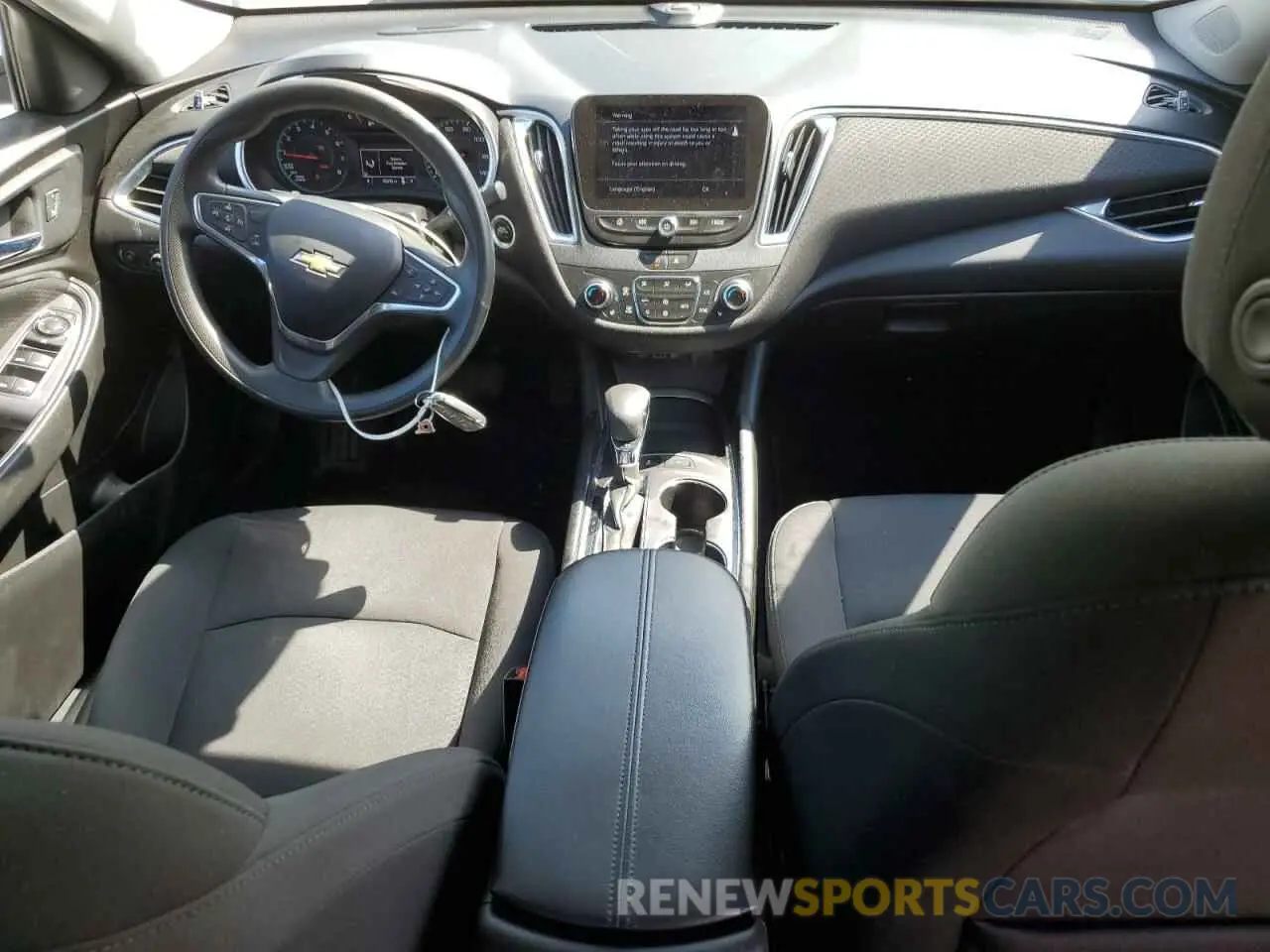 8 Photograph of a damaged car 1G1ZD5ST9MF015236 CHEVROLET MALIBU 2021