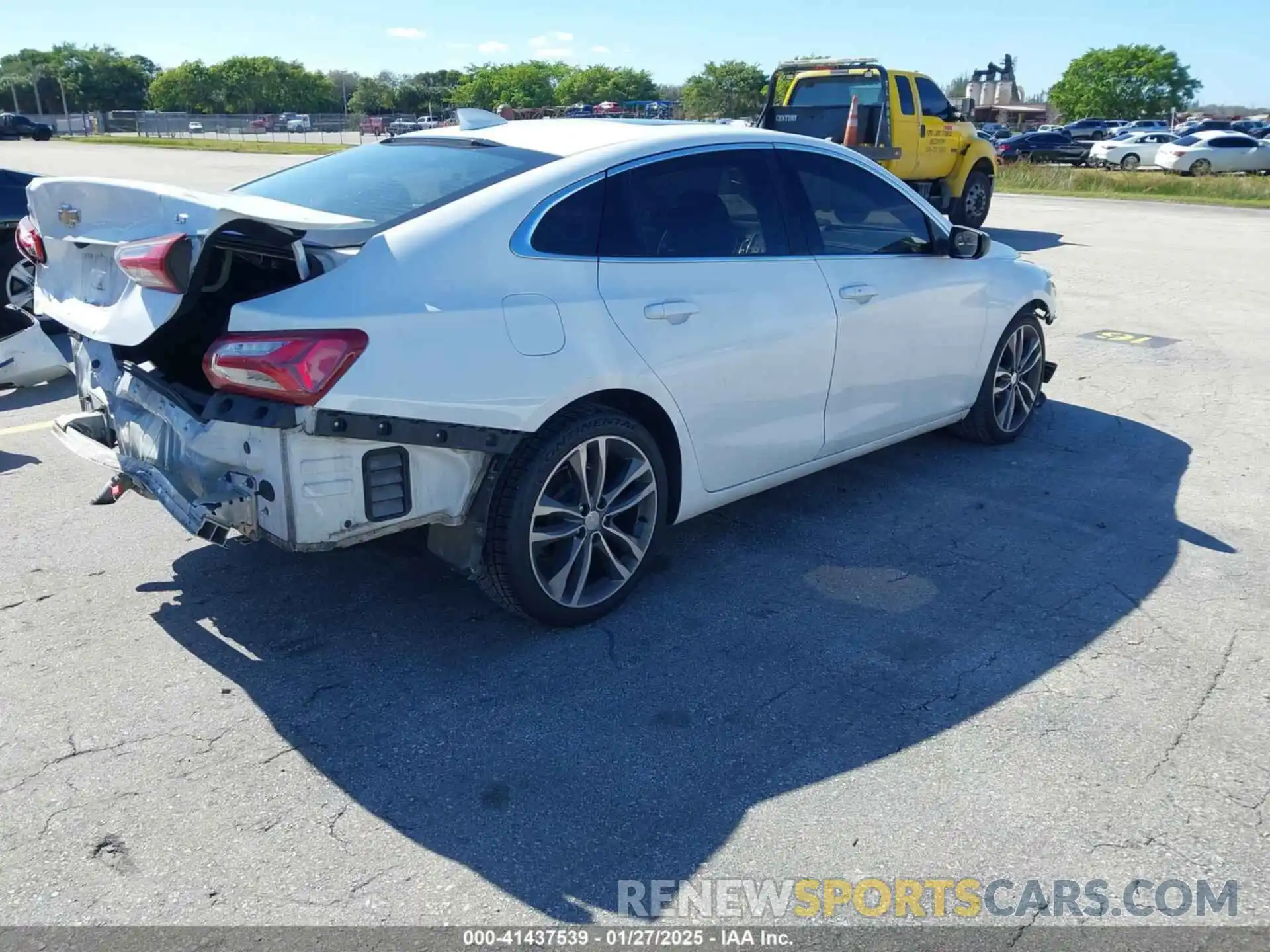 4 Photograph of a damaged car 1G1ZD5ST9MF015611 CHEVROLET MALIBU 2021