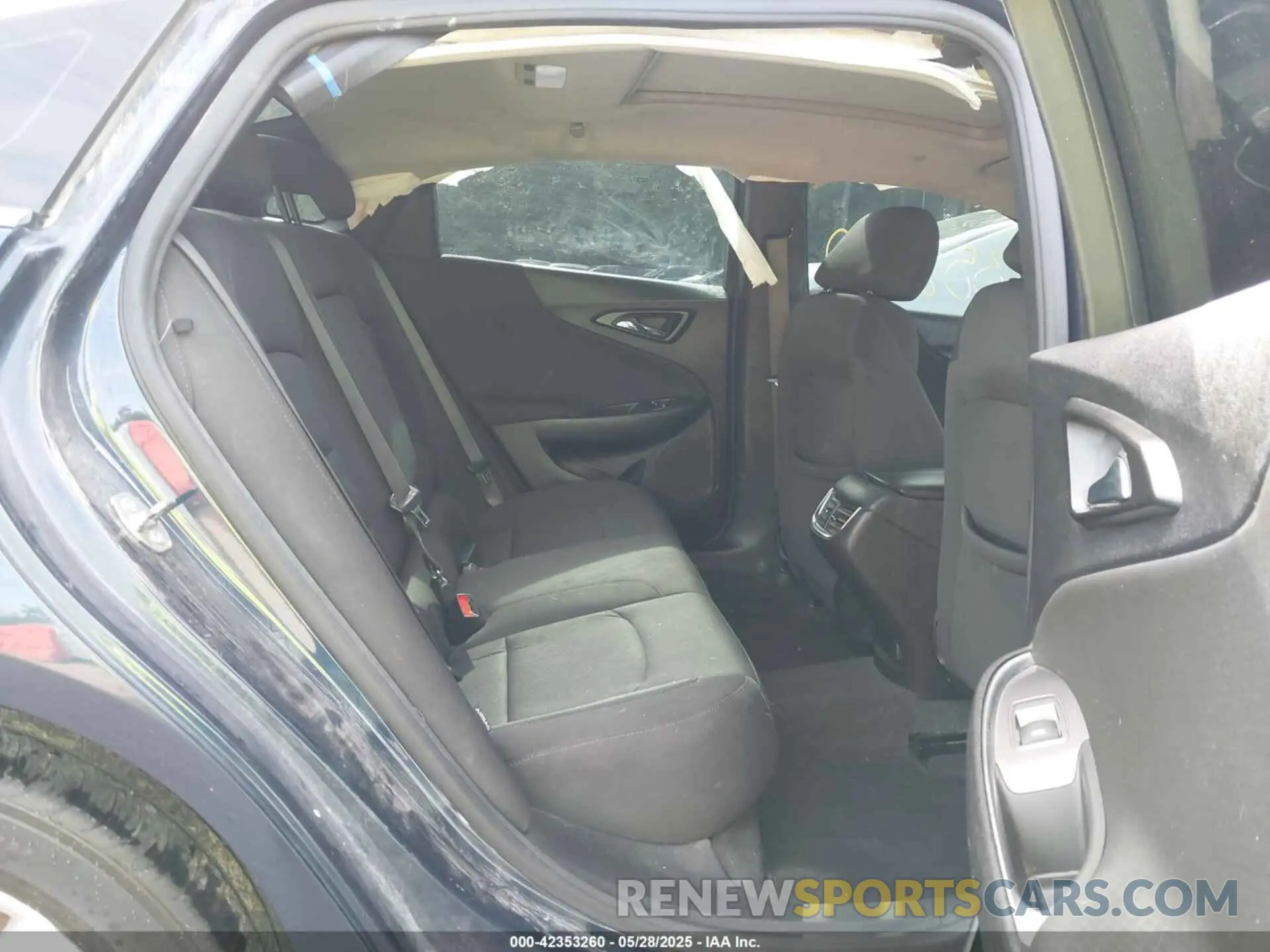8 Photograph of a damaged car 1G1ZD5STXMF029663 CHEVROLET MALIBU 2021