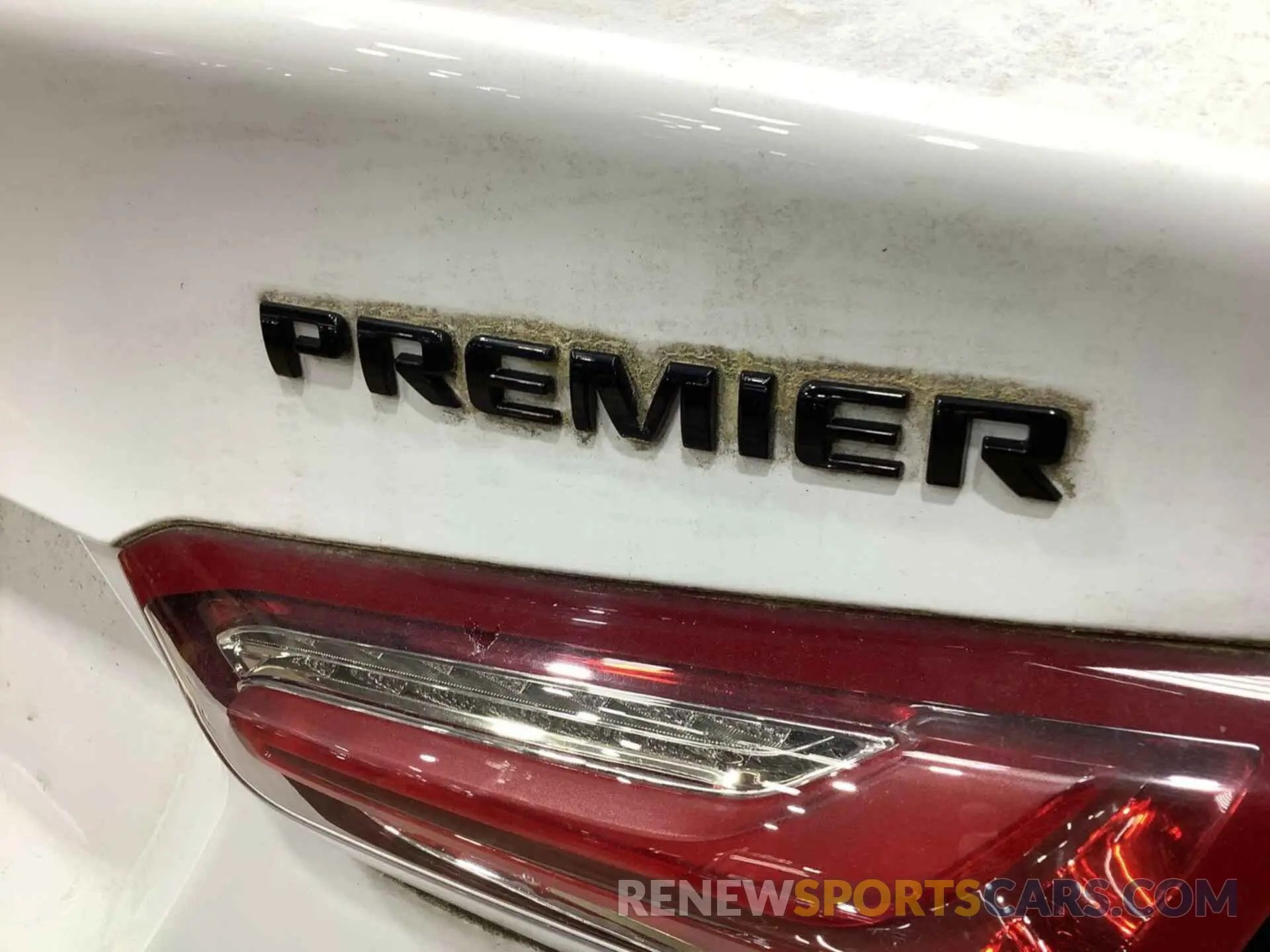 33 Photograph of a damaged car 1G1ZE5SX2MF060454 CHEVROLET MALIBU 2021
