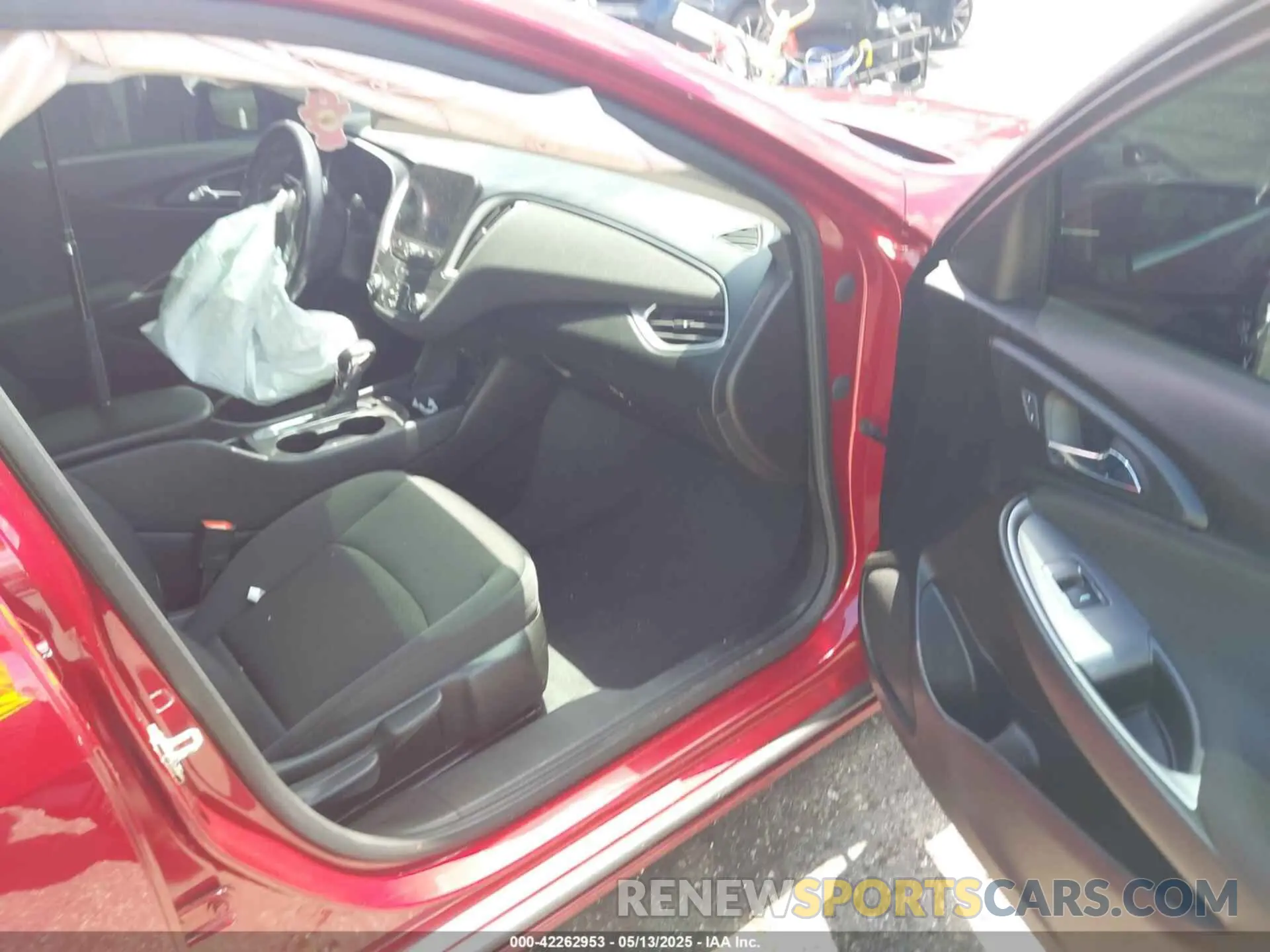 5 Photograph of a damaged car 1G1ZG5ST0MF057107 CHEVROLET MALIBU 2021