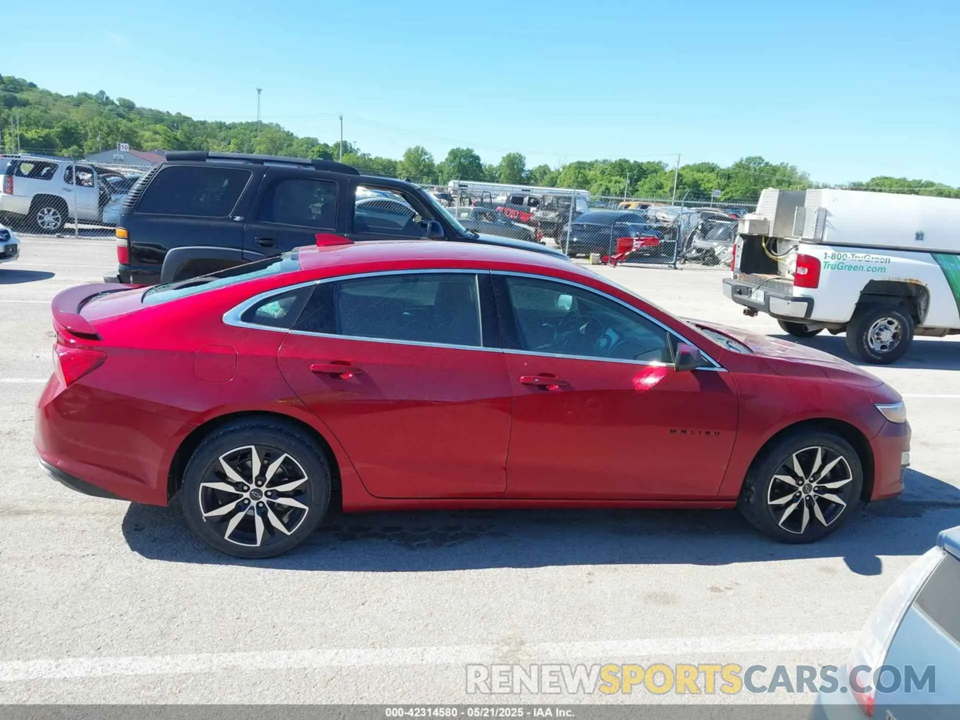 13 Photograph of a damaged car 1G1ZG5ST2MF010189 CHEVROLET MALIBU 2021