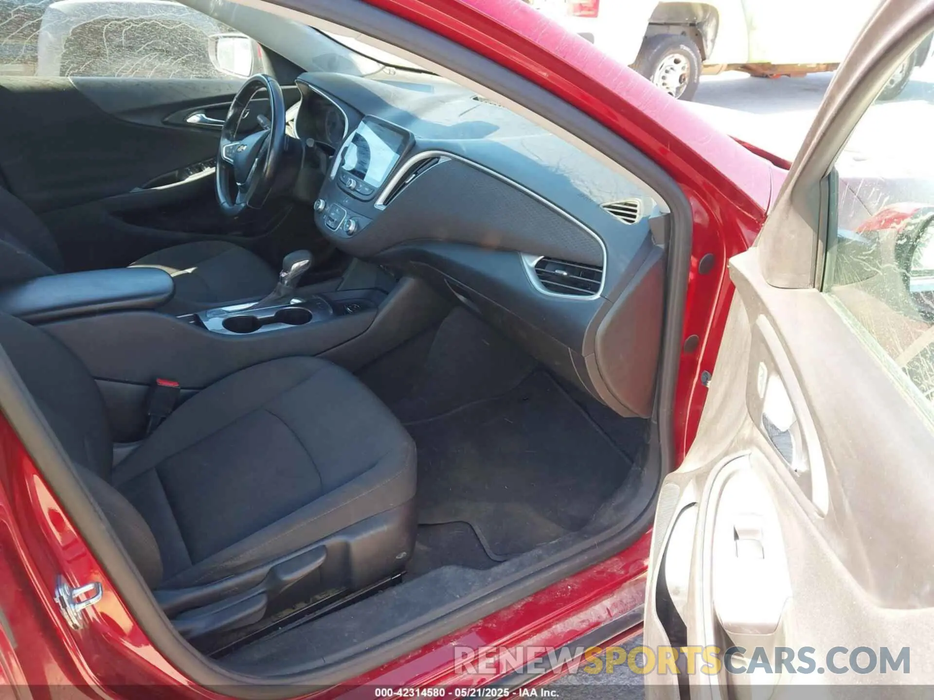 5 Photograph of a damaged car 1G1ZG5ST2MF010189 CHEVROLET MALIBU 2021