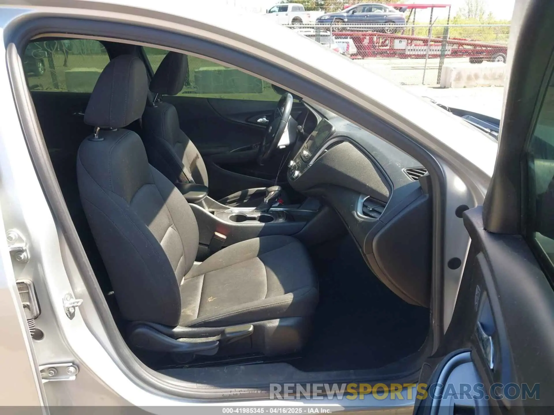 5 Photograph of a damaged car 1G1ZG5ST3MF016518 CHEVROLET MALIBU 2021