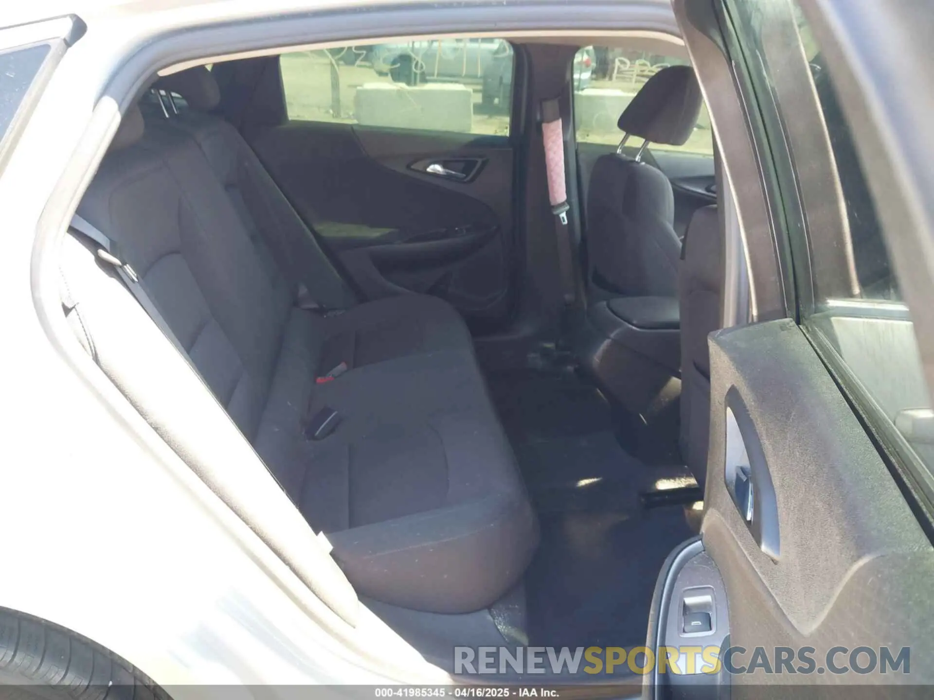 8 Photograph of a damaged car 1G1ZG5ST3MF016518 CHEVROLET MALIBU 2021