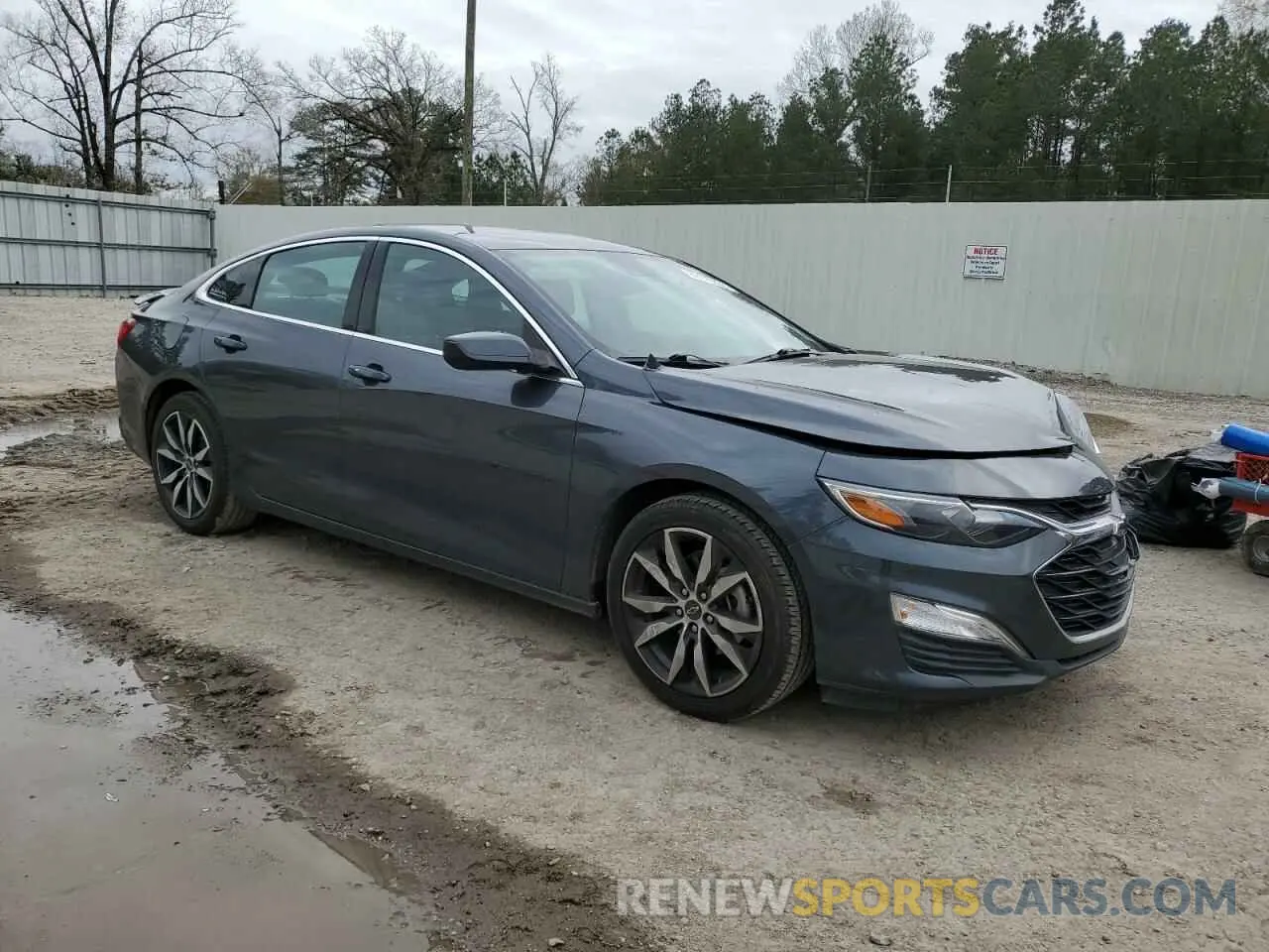 4 Photograph of a damaged car 1G1ZG5ST4MF039418 CHEVROLET MALIBU 2021