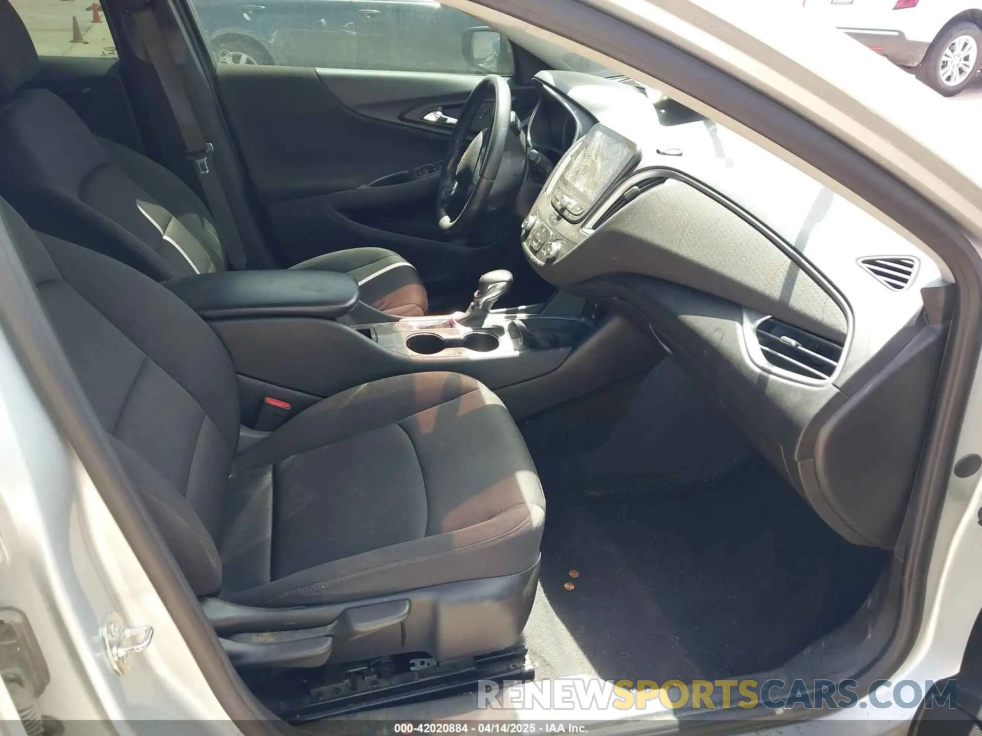 5 Photograph of a damaged car 1G1ZG5ST6MF014312 CHEVROLET MALIBU 2021