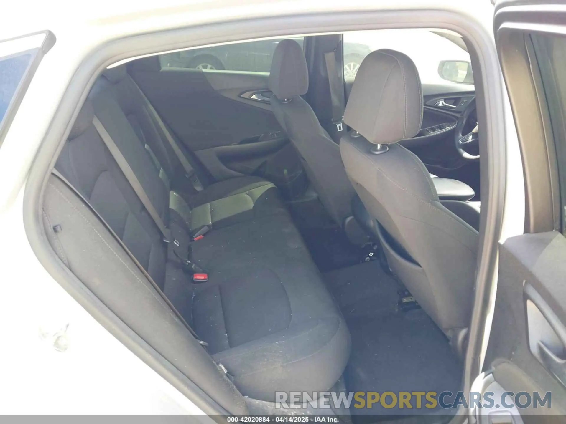 8 Photograph of a damaged car 1G1ZG5ST6MF014312 CHEVROLET MALIBU 2021