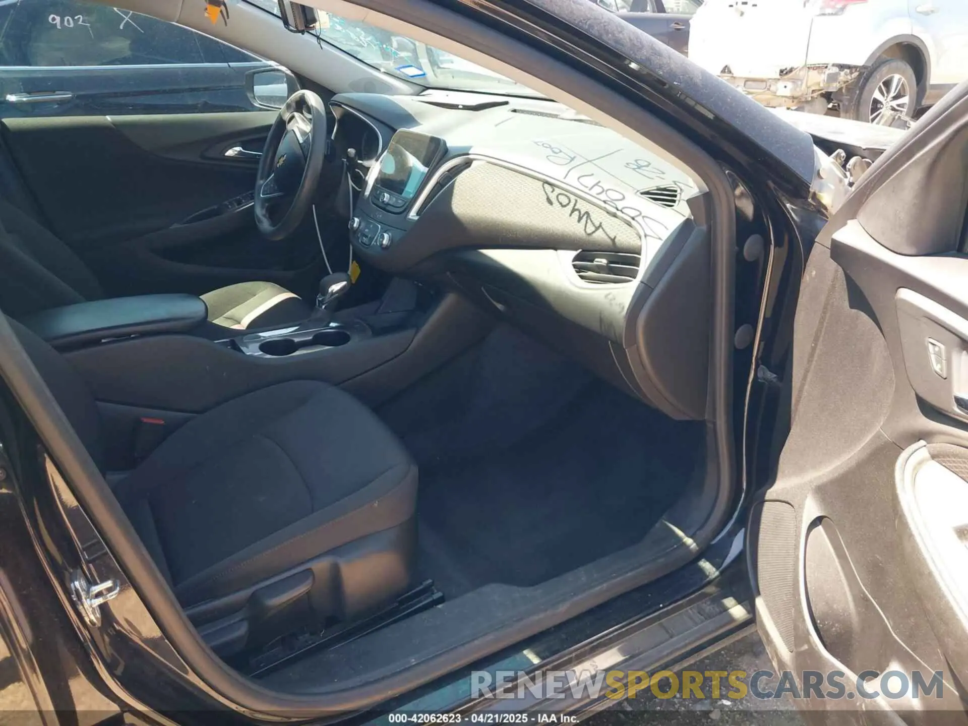 5 Photograph of a damaged car 1G1ZB5ST4NF188752 CHEVROLET MALIBU 2022