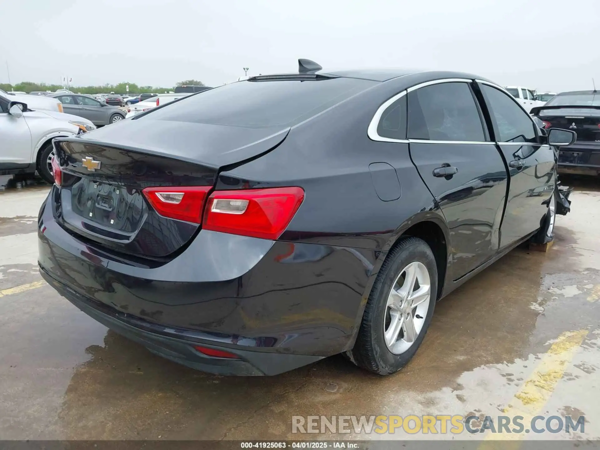 4 Photograph of a damaged car 1G1ZB5ST4NF205453 CHEVROLET MALIBU 2022