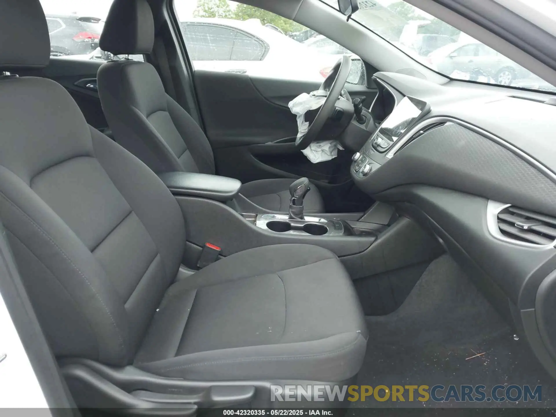 5 Photograph of a damaged car 1G1ZB5ST8NF186308 CHEVROLET MALIBU 2022