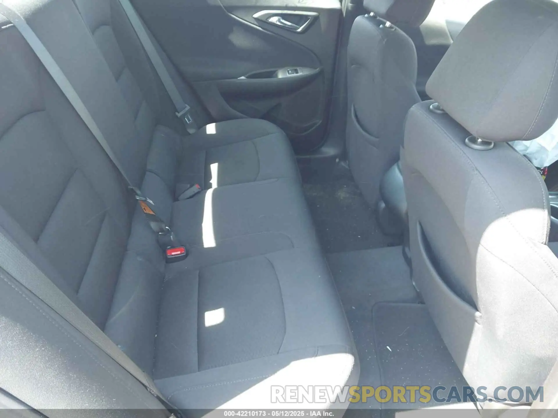 8 Photograph of a damaged car 1G1ZC5ST2NF164303 CHEVROLET MALIBU 2022