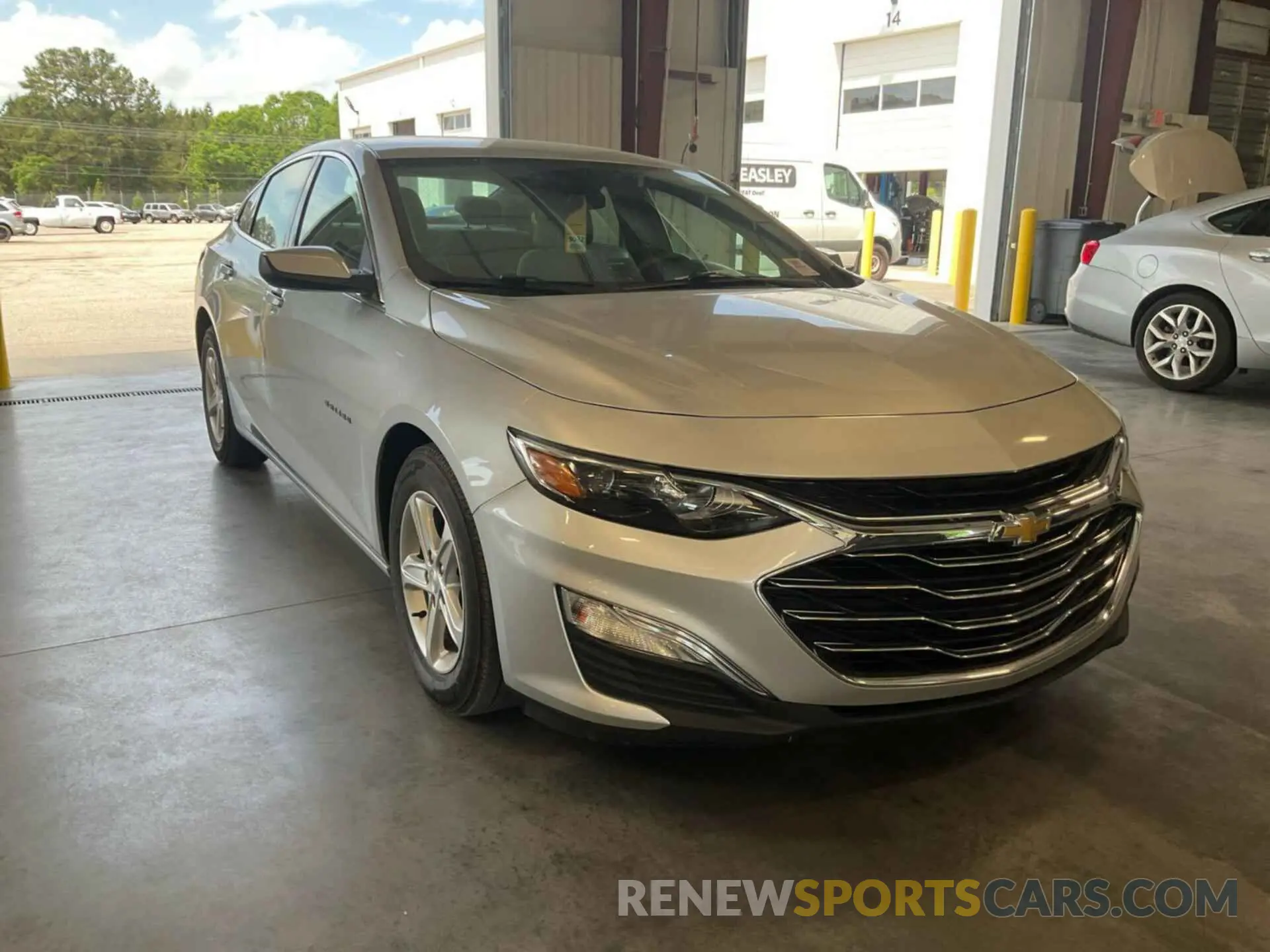 9 Photograph of a damaged car 1G1ZC5ST3NF167338 CHEVROLET MALIBU 2022
