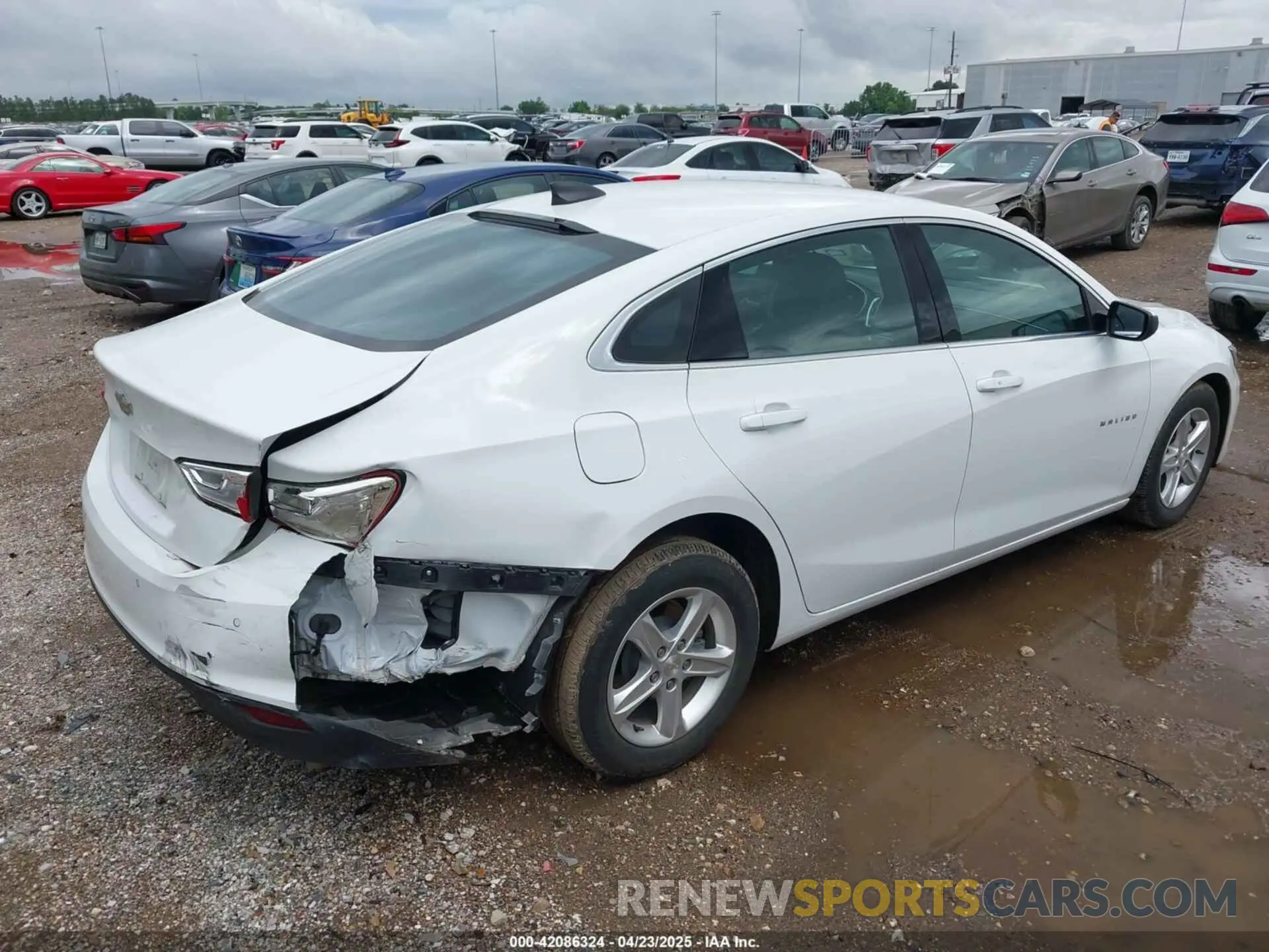 4 Photograph of a damaged car 1G1ZC5ST9NF151385 CHEVROLET MALIBU 2022