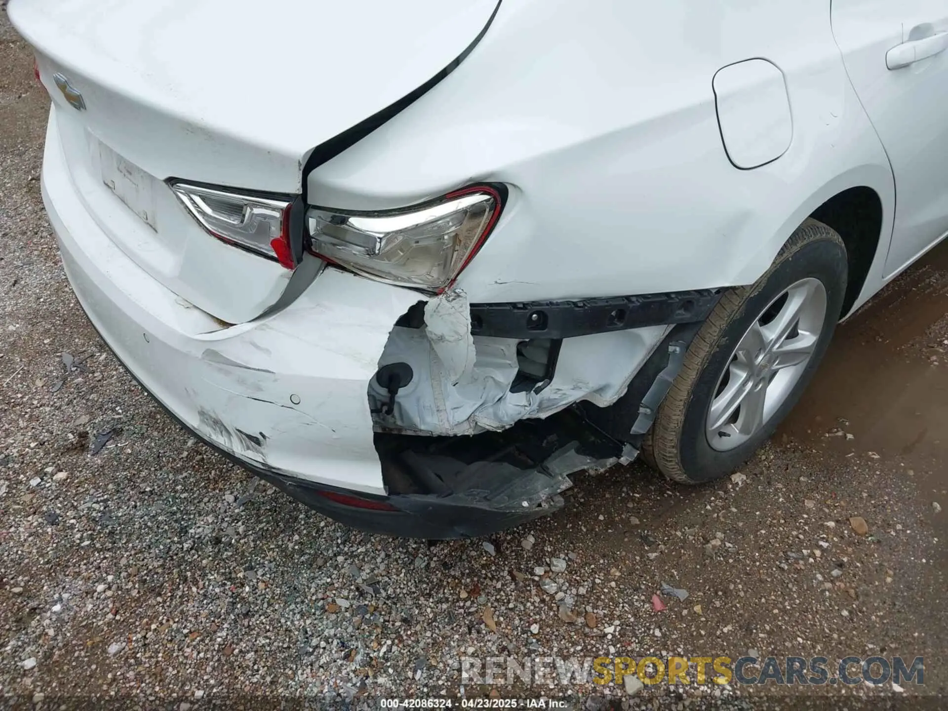 6 Photograph of a damaged car 1G1ZC5ST9NF151385 CHEVROLET MALIBU 2022