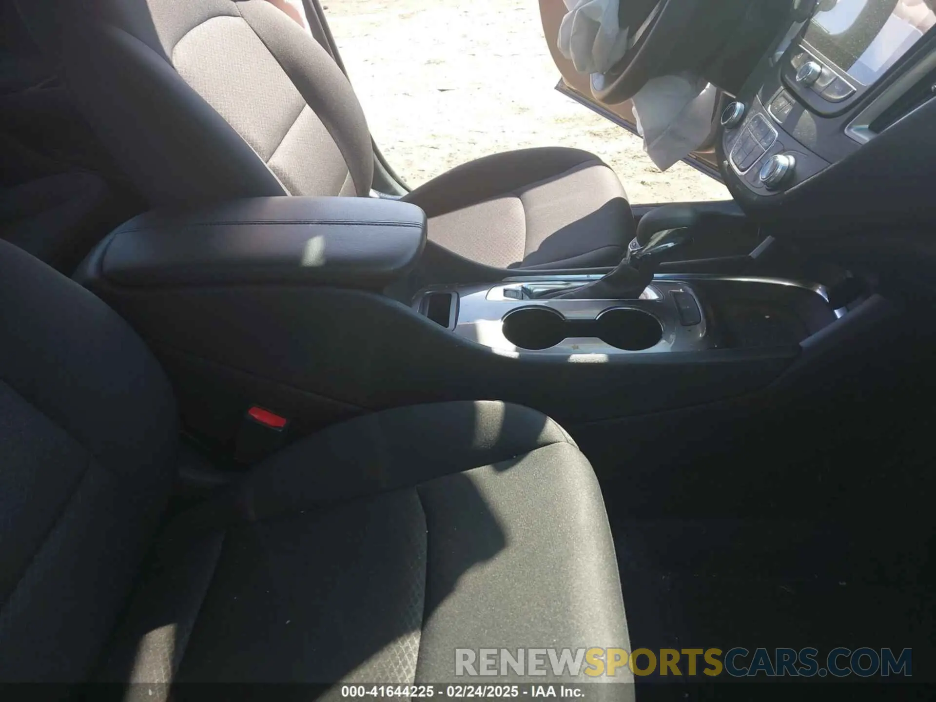 5 Photograph of a damaged car 1G1ZD5ST0NF104114 CHEVROLET MALIBU 2022