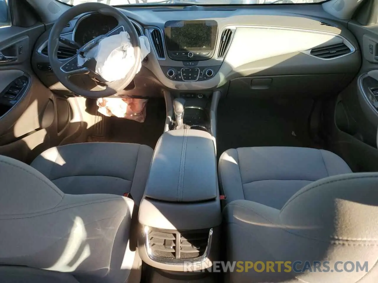 8 Photograph of a damaged car 1G1ZD5ST0NF113704 CHEVROLET MALIBU 2022