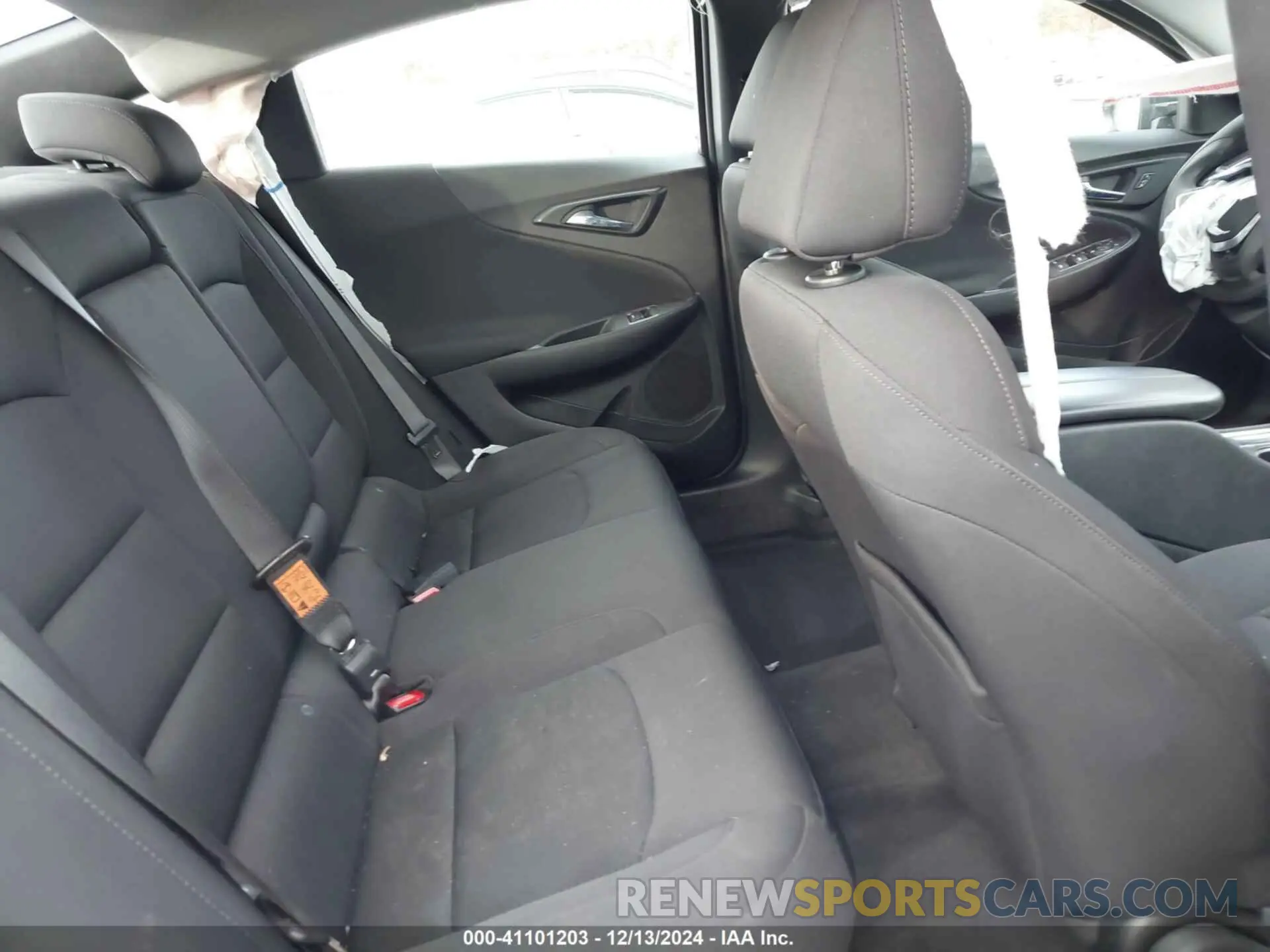 8 Photograph of a damaged car 1G1ZD5ST0NF124136 CHEVROLET MALIBU 2022