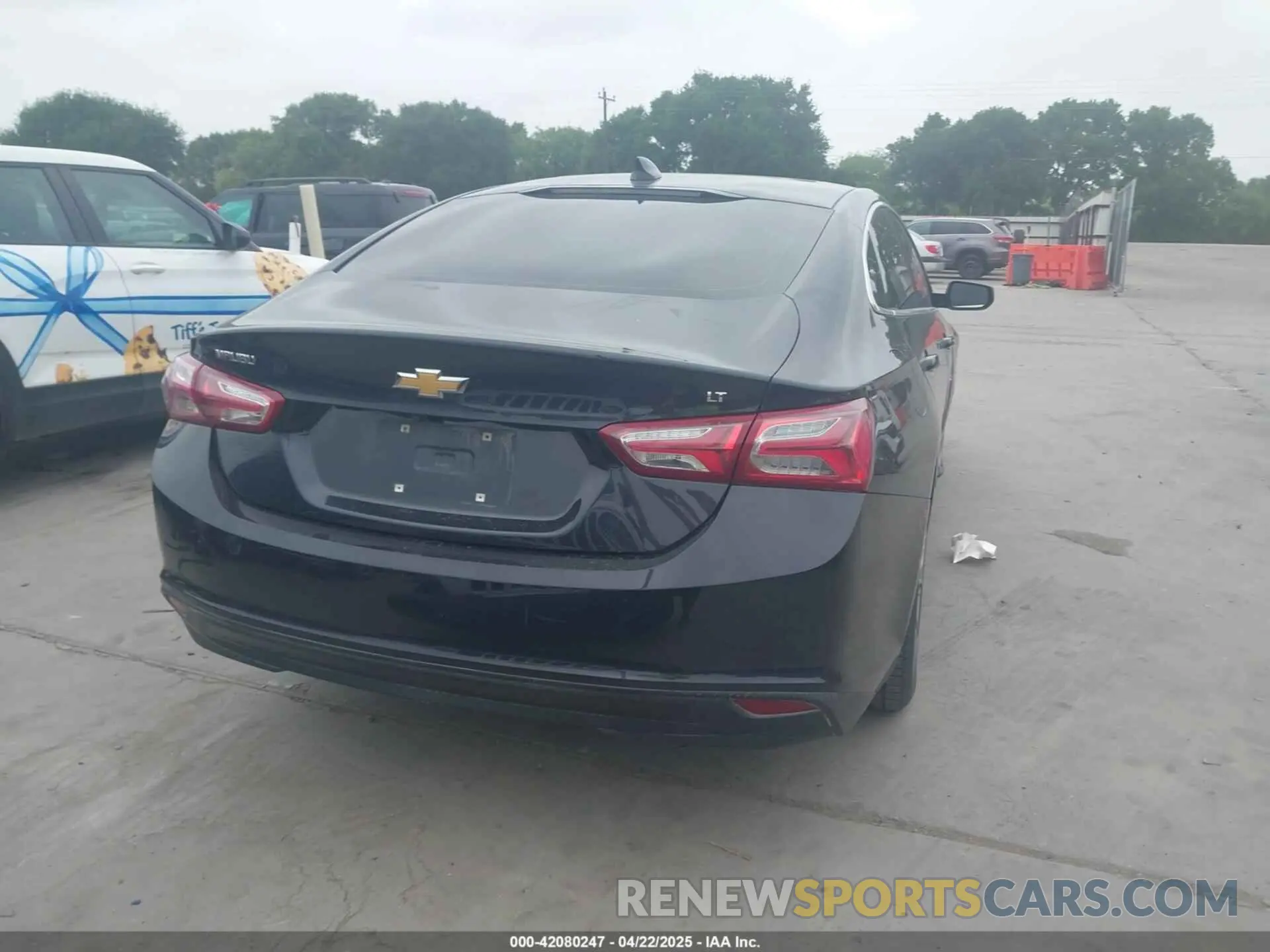 17 Photograph of a damaged car 1G1ZD5ST0NF128123 CHEVROLET MALIBU 2022